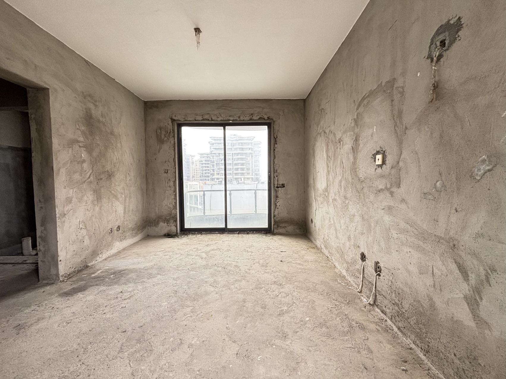 绿地海长流一期  3室2厅2卫    125.0万 绿地海长流一期  3室2厅2卫    125.0万室内图