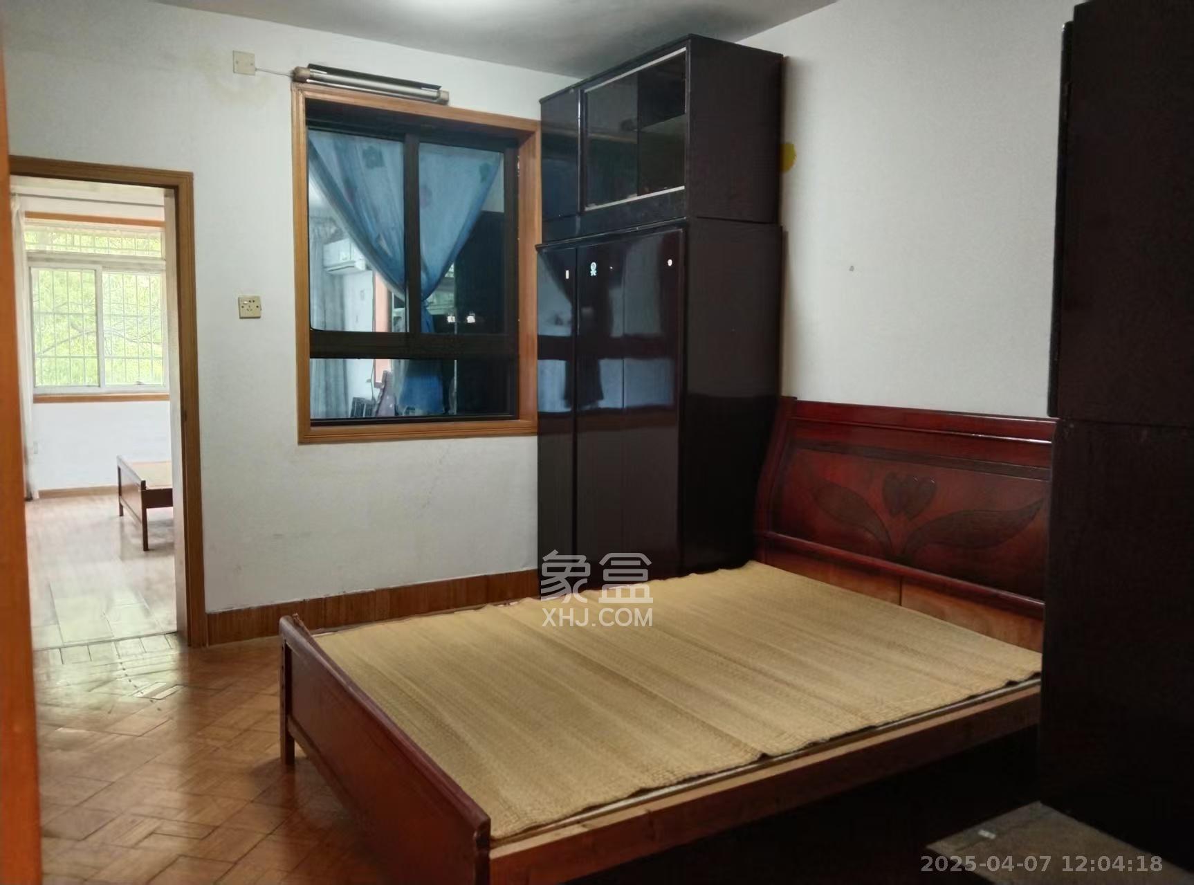 省建材机械厂宿舍 3室2厅1卫 1600.0元/月 省建材机械厂宿舍 3室2厅1卫 1600.0元/月室内图