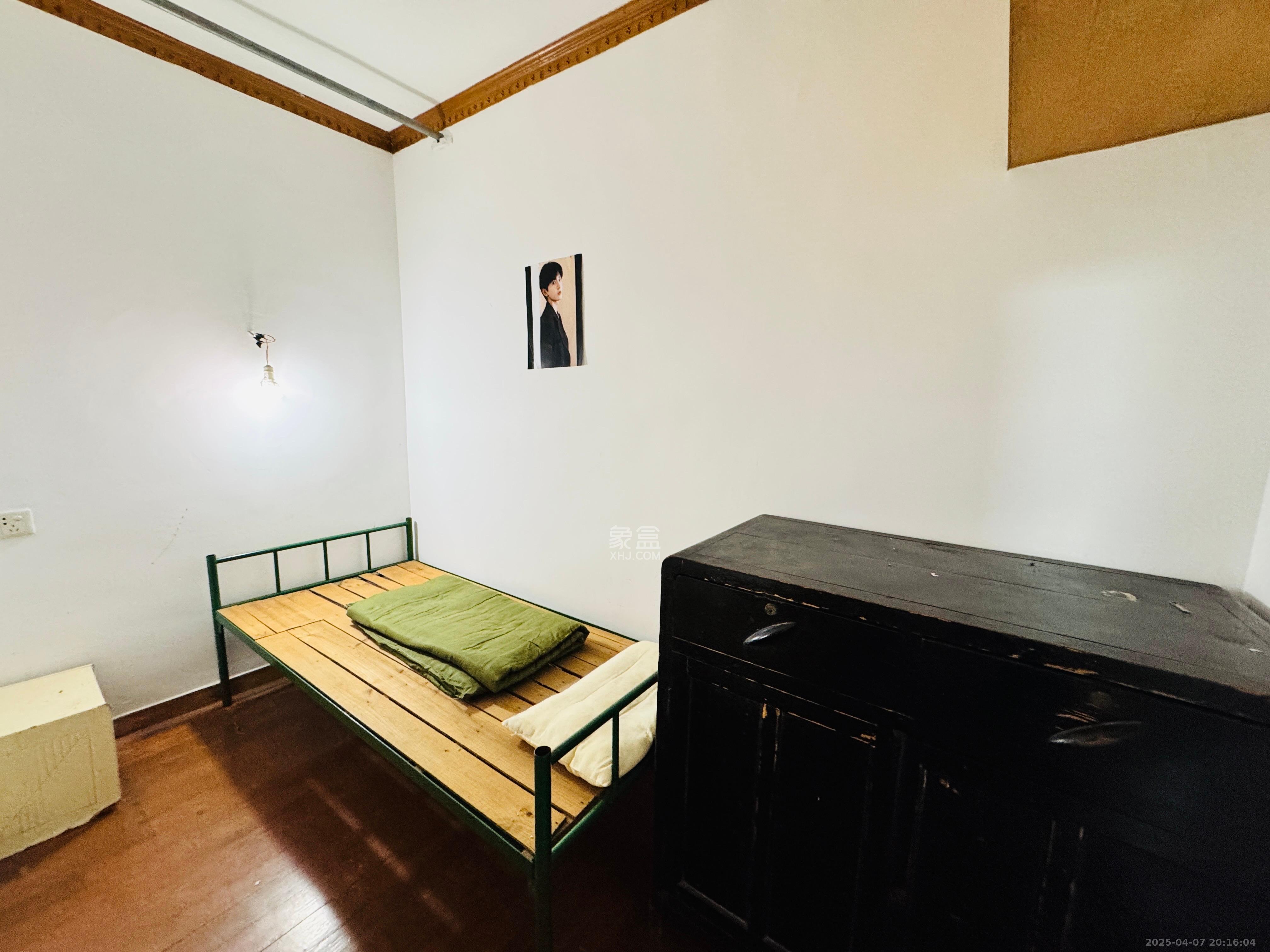 南门口晏家塘社区  4室1厅1卫   1800.00元/月室内图