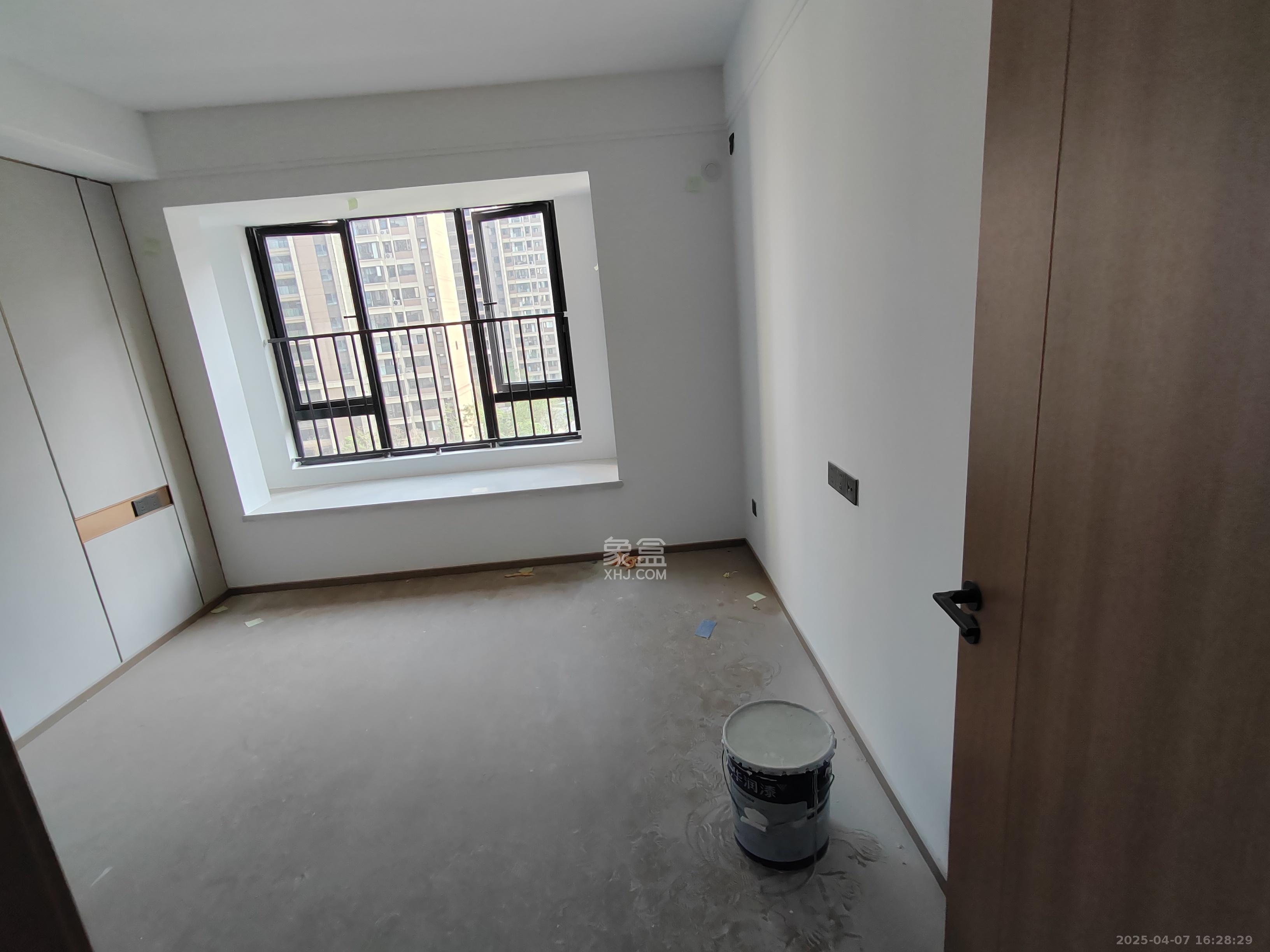 汉唐世家二期 4室2厅2卫 2800.0元/月 汉唐世家二期 4室2厅2卫 2800.0元/月室内图