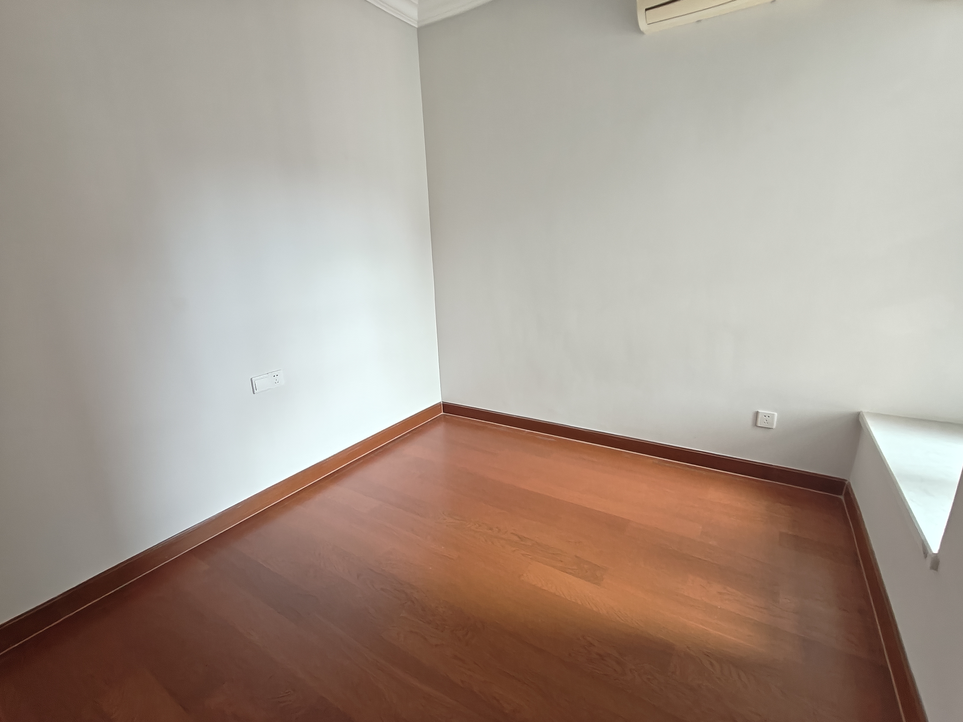 恒大华府 3室1厅1卫 1800.0元/月 恒大华府 3室1厅1卫 1800.0元/月室内图