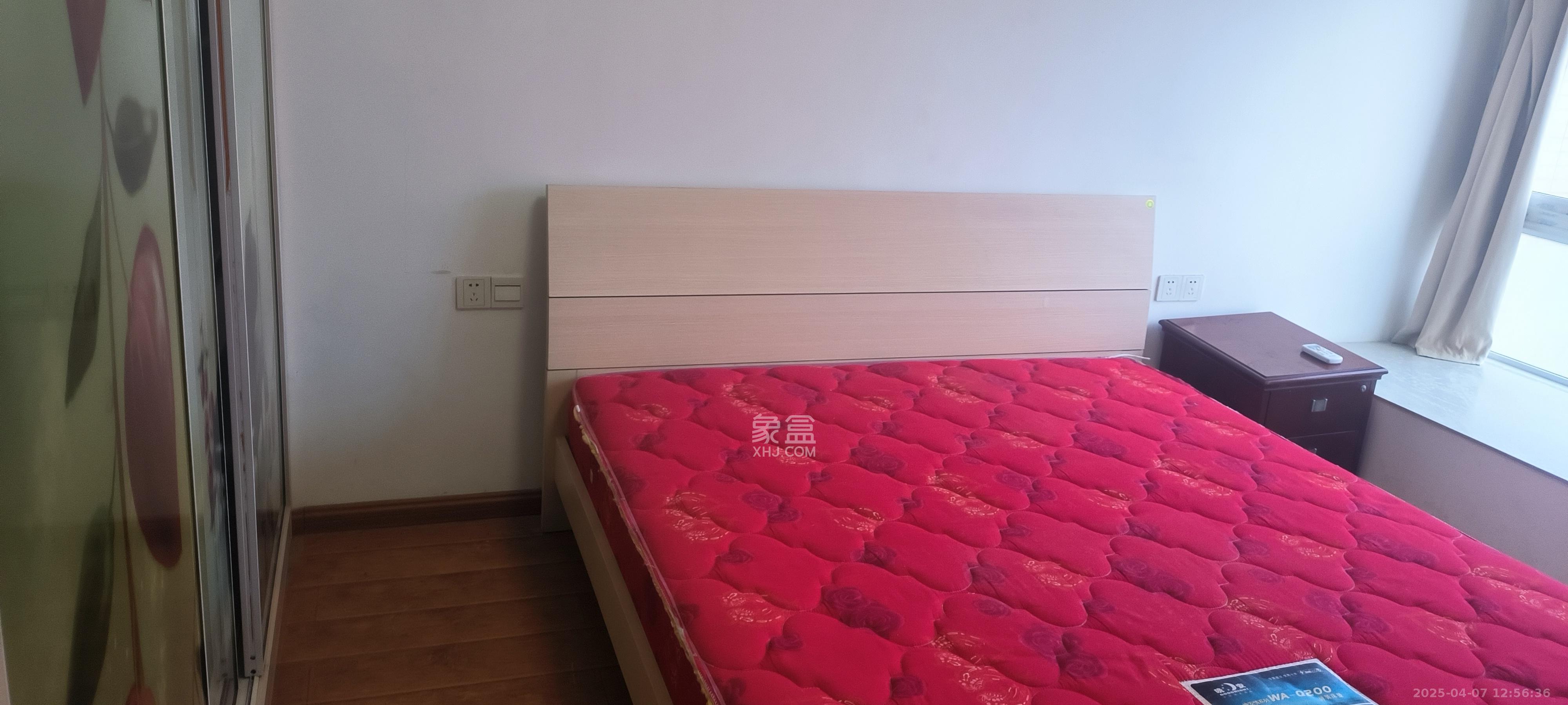 东业苹果社区  2室2厅1卫    1700.0元/月 东业苹果社区  2室2厅1卫    1700.0元/月室内图