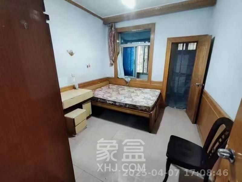 新华园  1室1厅1卫   1300.00元/月室内图