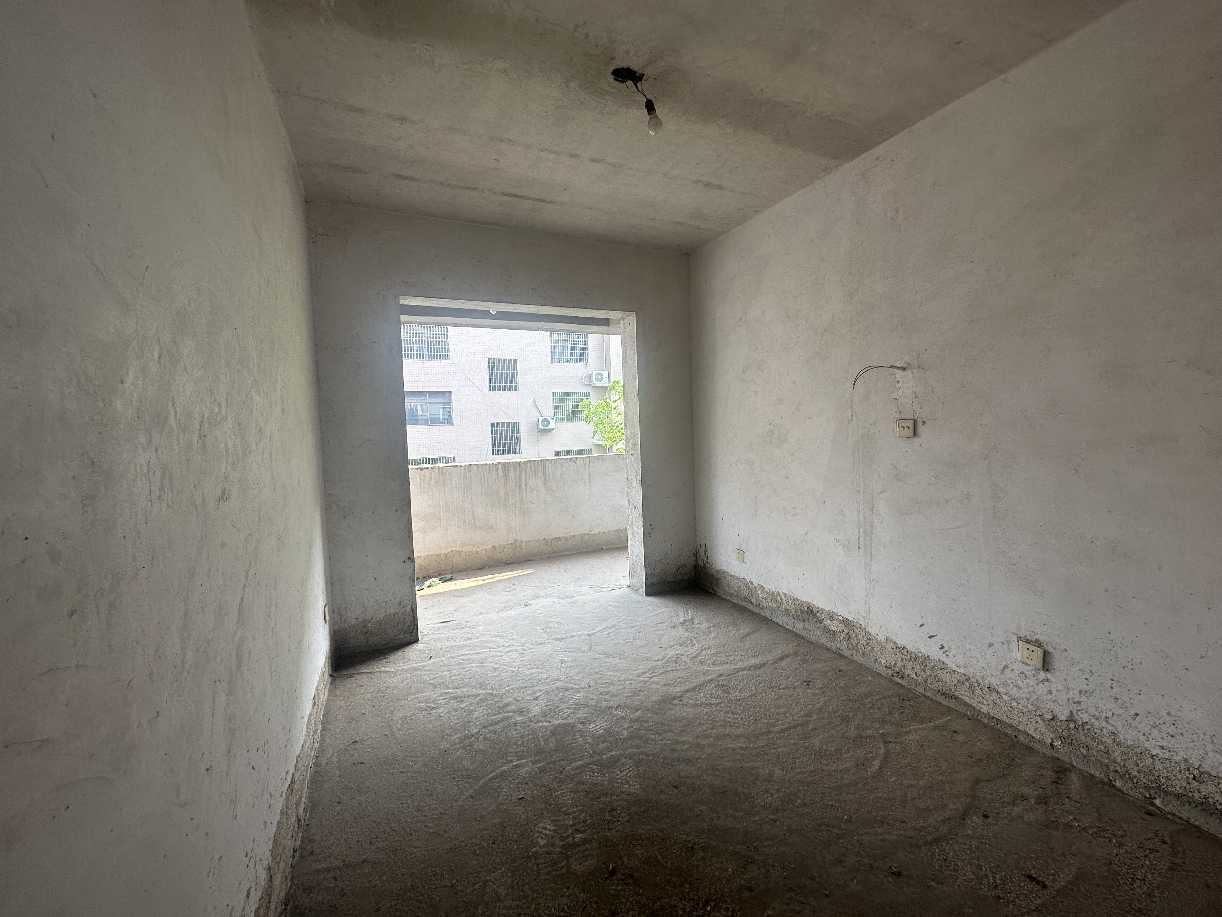 大屋小区(保障性住房) 3室2厅1卫 36.8万 大屋小区(保障性住房) 3室2厅1卫 36.8万客厅