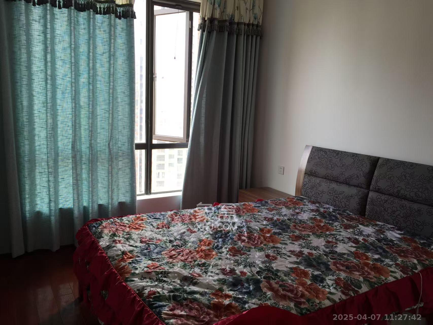 湘诚德峰小区C区 4室2厅2卫 4500.0元/月 湘诚德峰小区C区 4室2厅2卫 4500.0元/月室内图