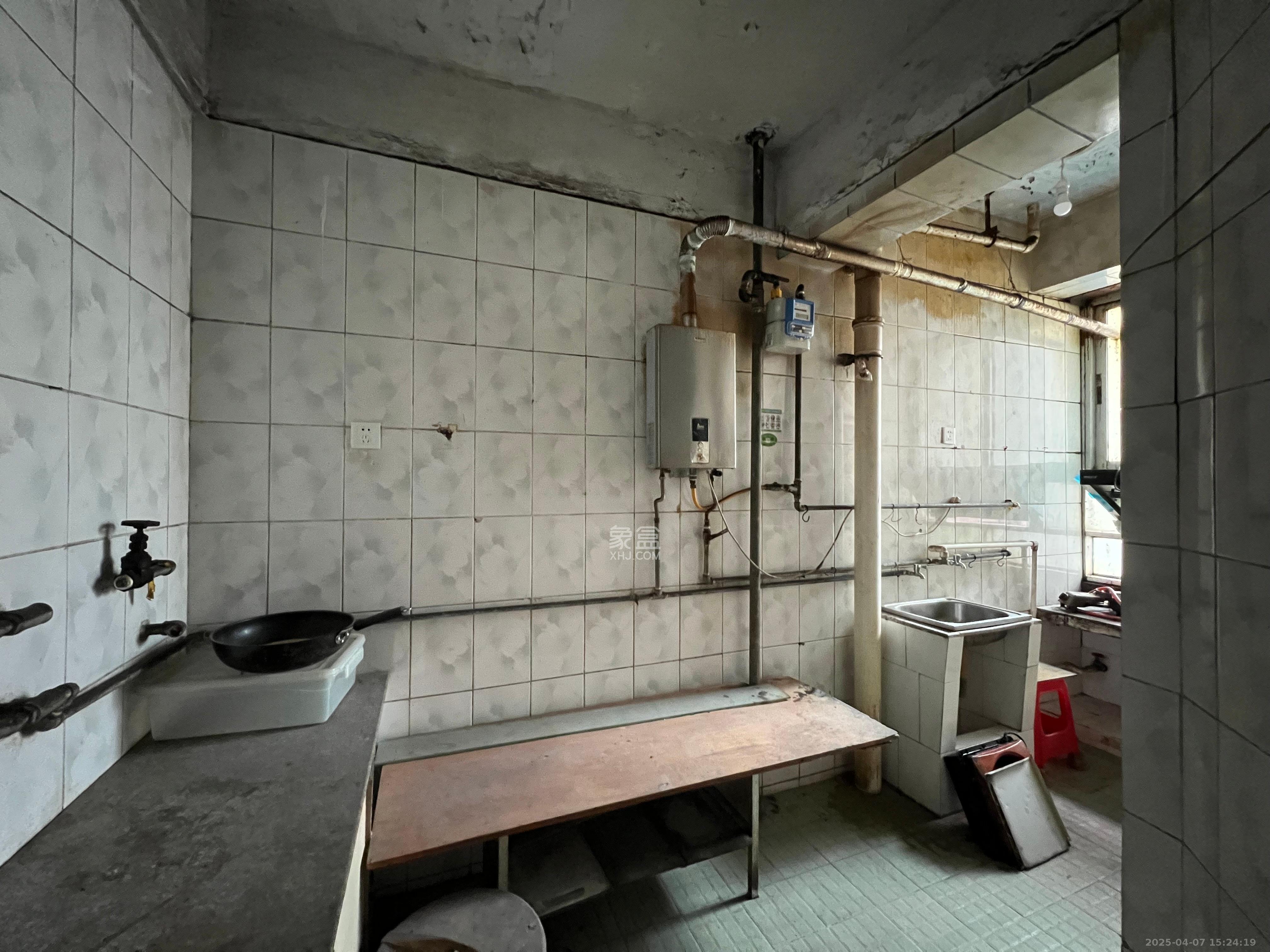 市建委宿舍 2室2厅1卫 2000.0元/月 市建委宿舍 2室2厅1卫 2000.0元/月室内图