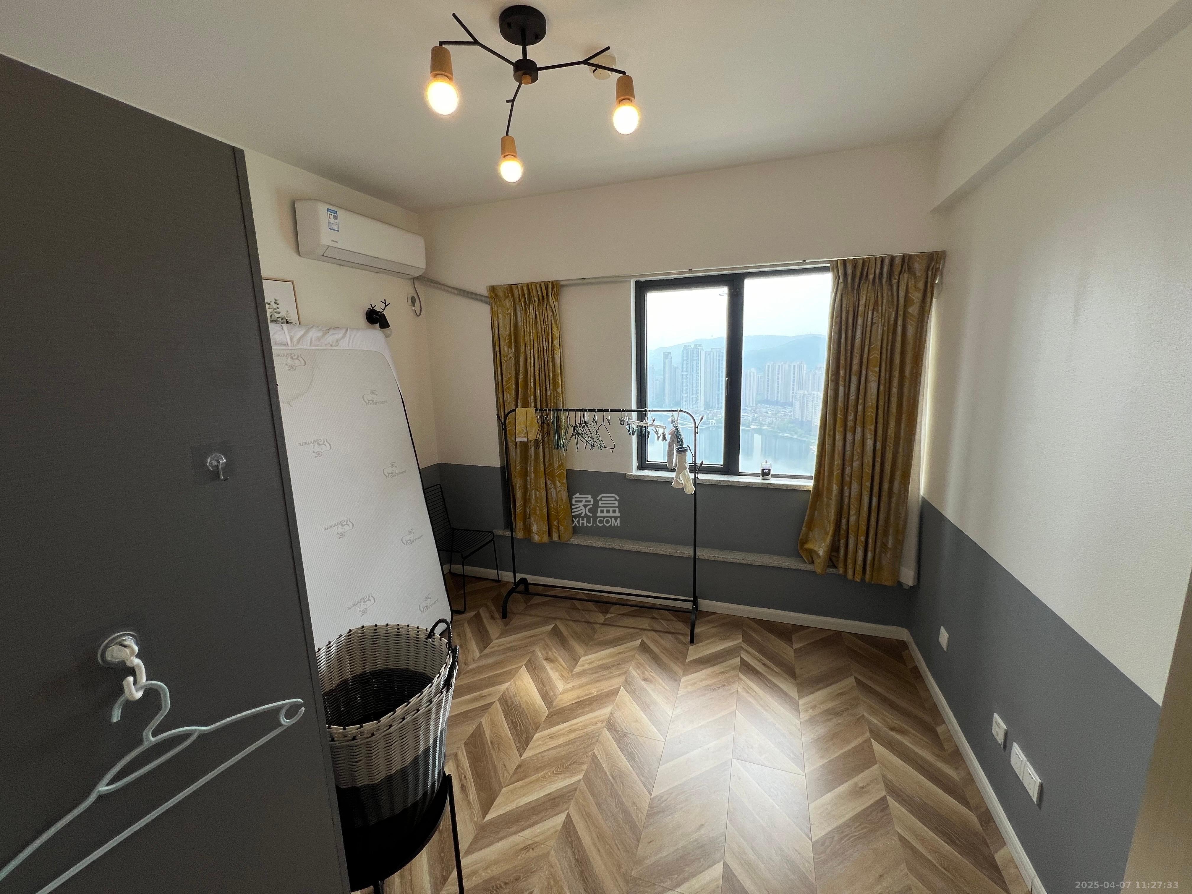 天祥水晶湾 4室2厅2卫 5500.0元/月 天祥水晶湾 4室2厅2卫 5500.0元/月室内图