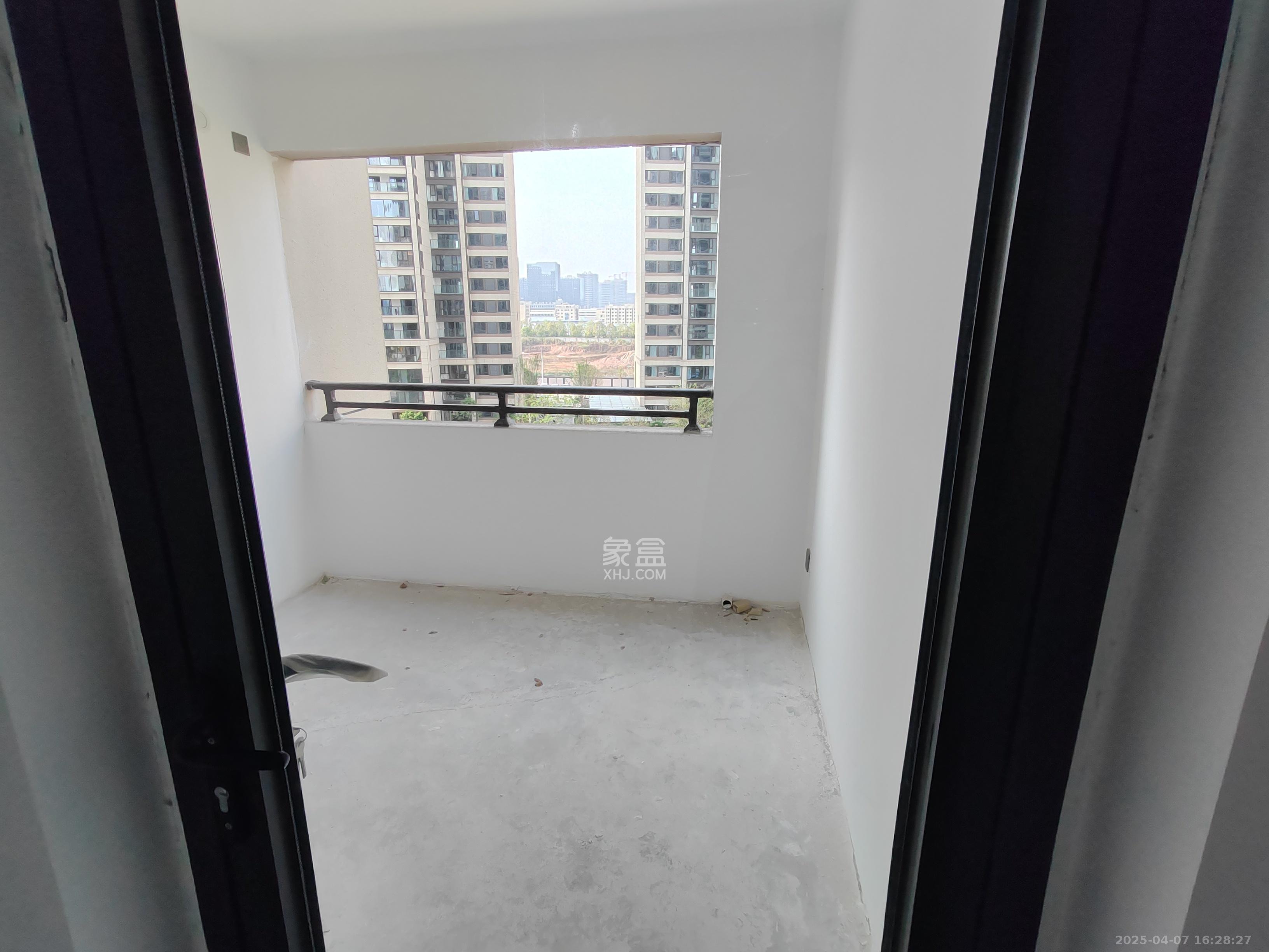 汉唐世家二期 4室2厅2卫 2800.0元/月 汉唐世家二期 4室2厅2卫 2800.0元/月室内图