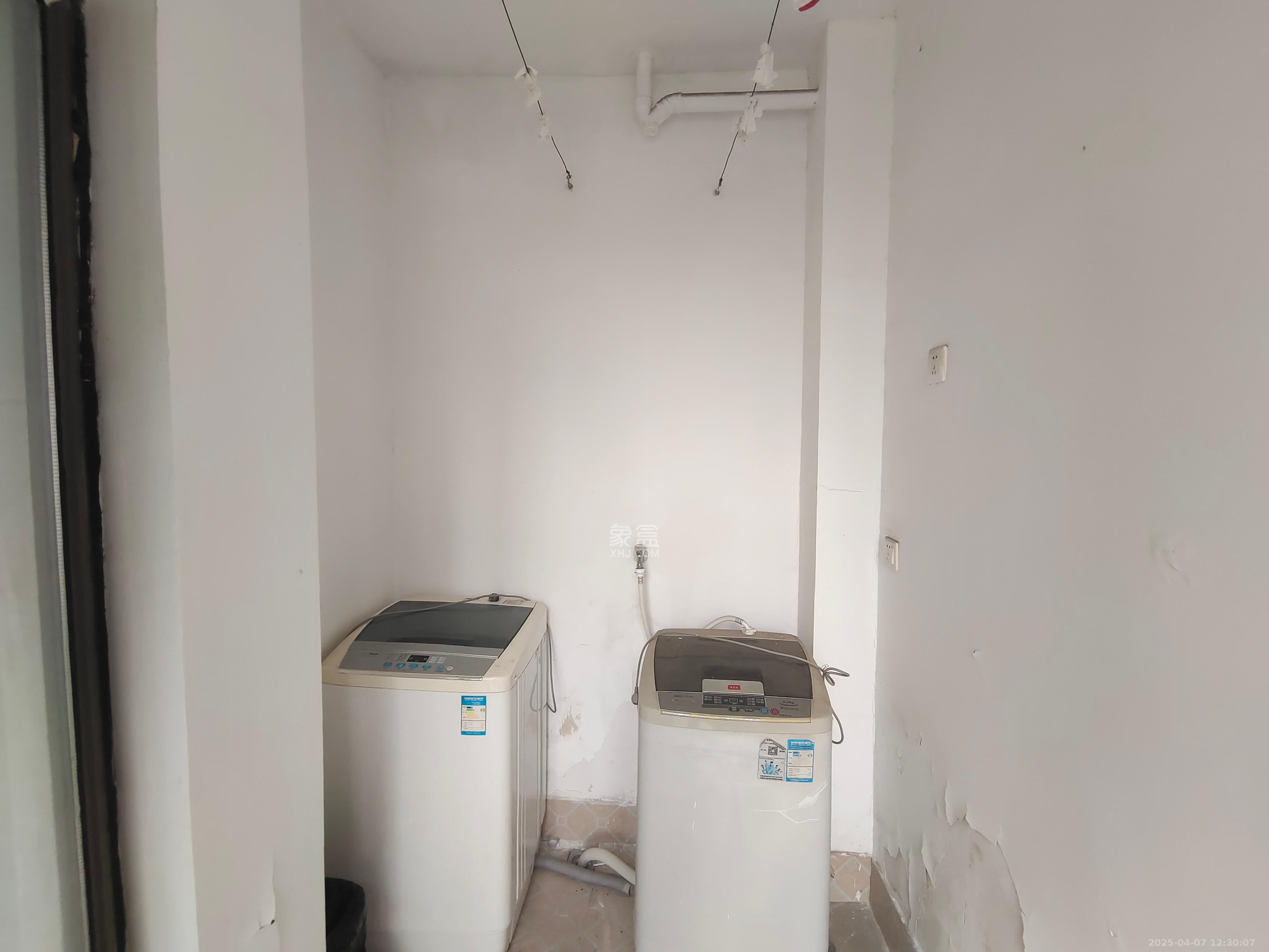 旭辉华庭  3室2厅1卫   1700.00元/月室内图