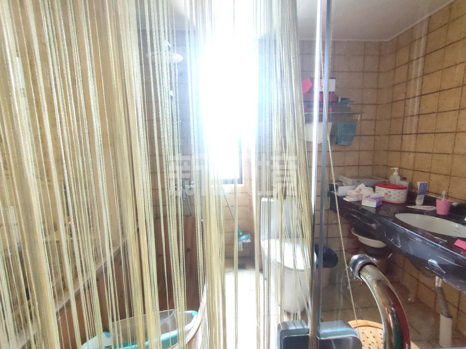 锦绣边城  3室2厅2卫   69.80万客厅