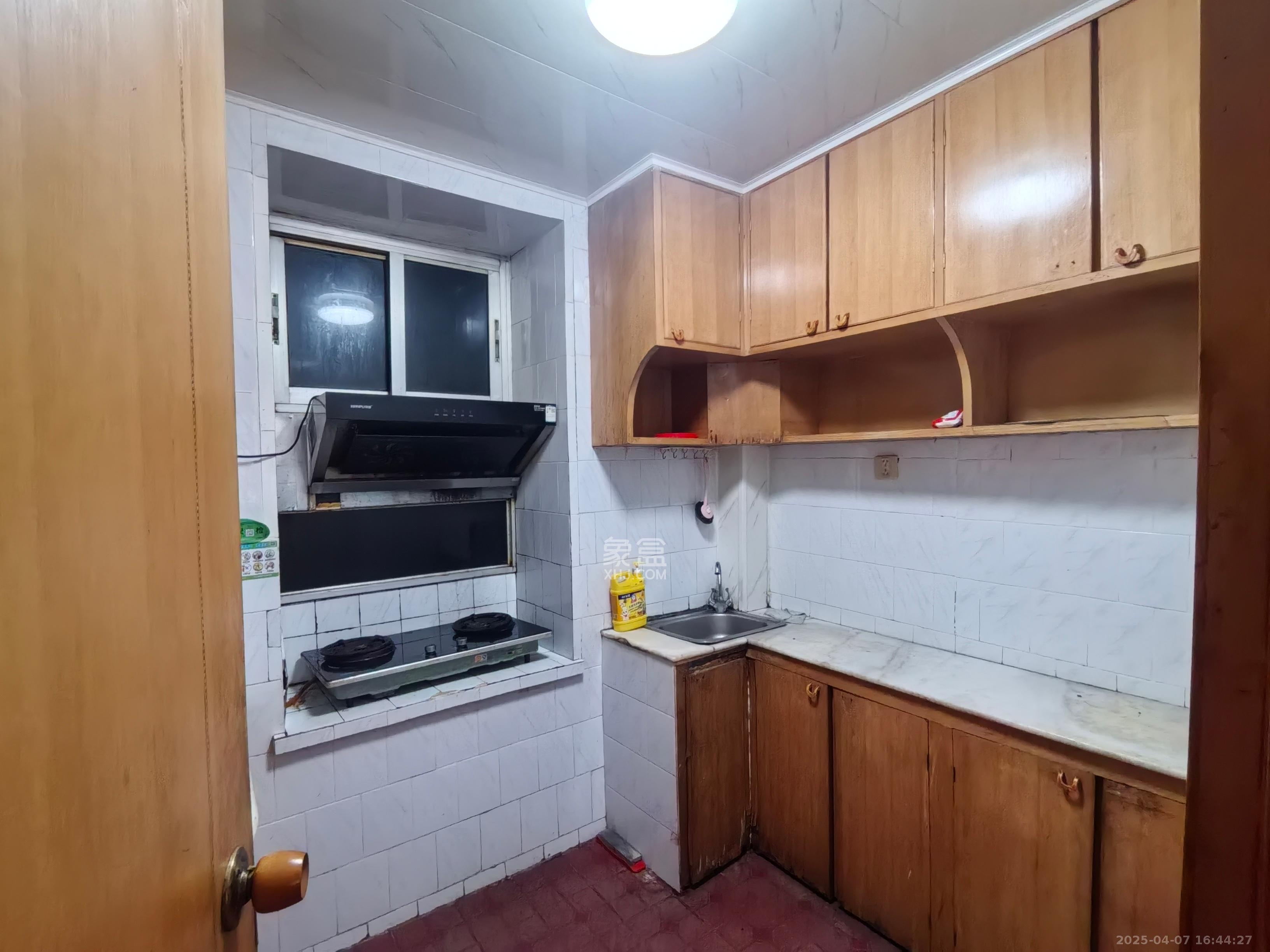 白沙公寓 2室1厅1卫 1800.0元/月 白沙公寓 2室1厅1卫 1800.0元/月室内图