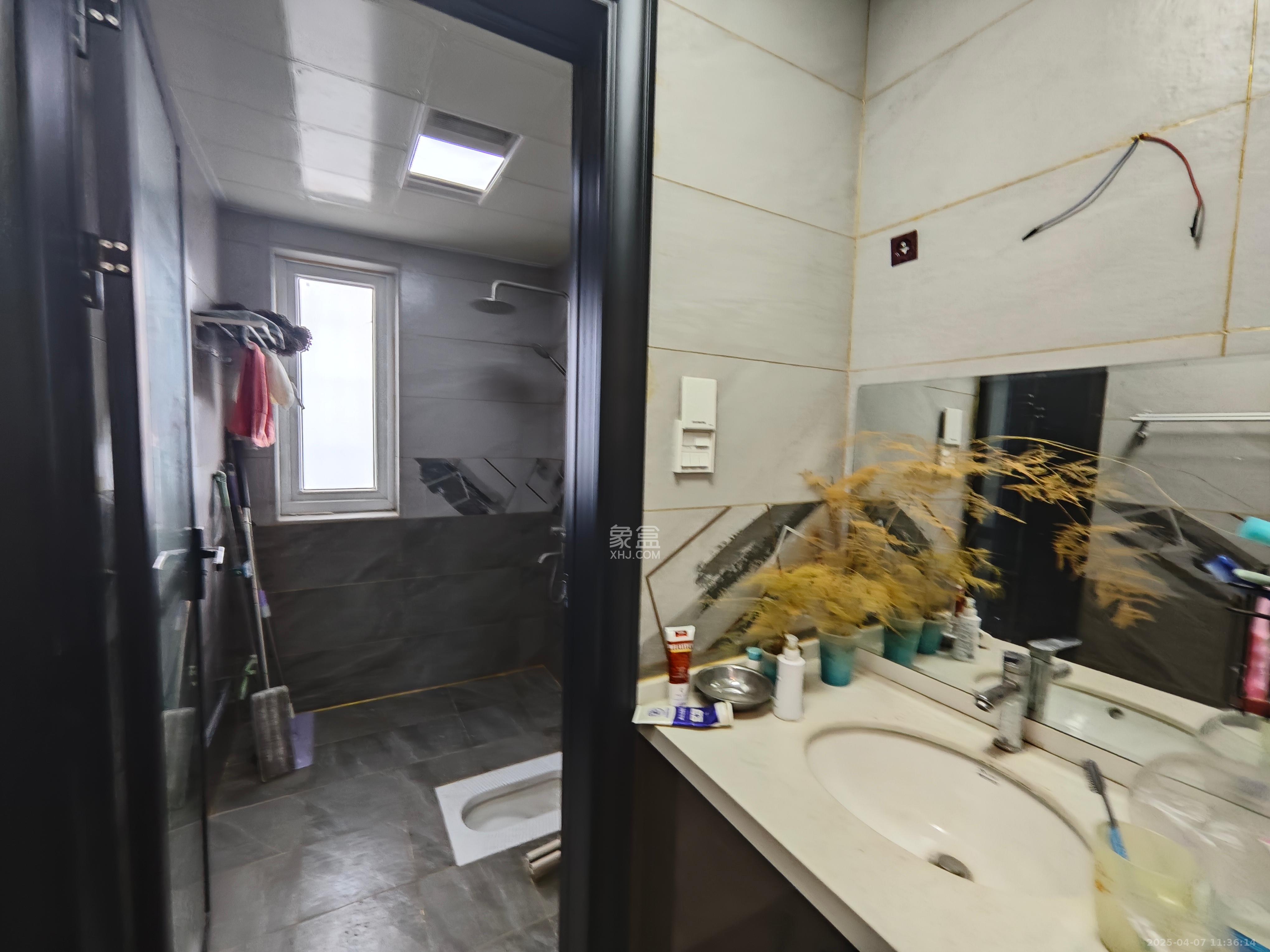 荣盛花语城  3室2厅2卫   3200.00元/月室内图