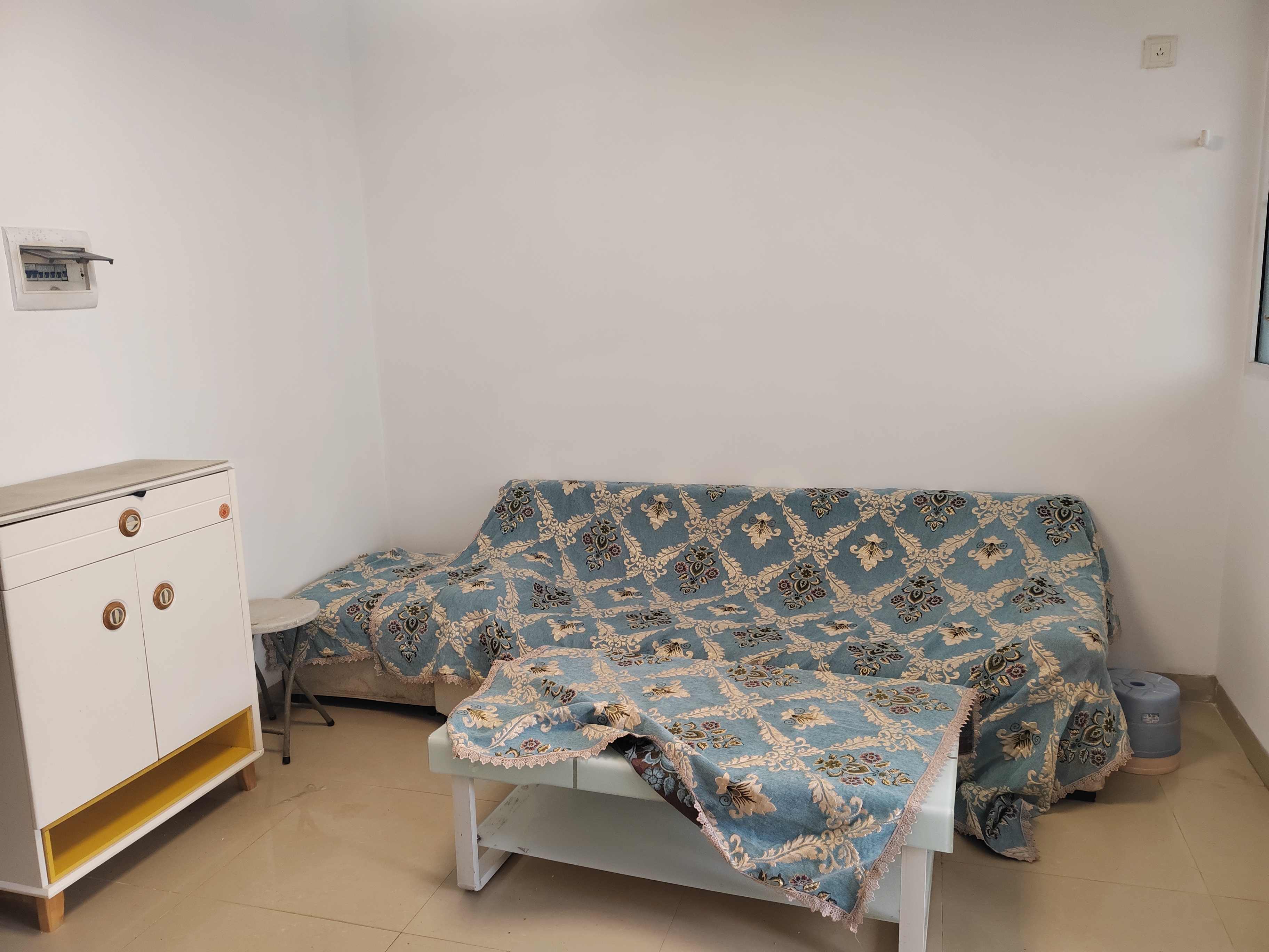 滨海新都 1室1厅1卫 53.0万 滨海新都 1室1厅1卫 53.0万客厅