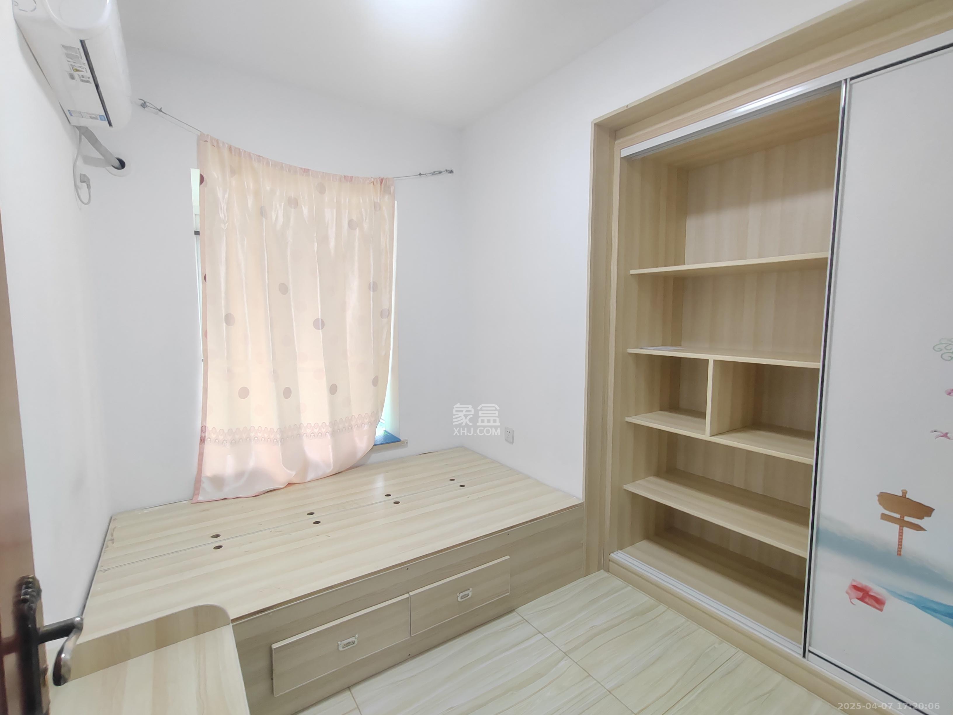 荣盛花语城  3室2厅1卫   2000.00元/月室内图