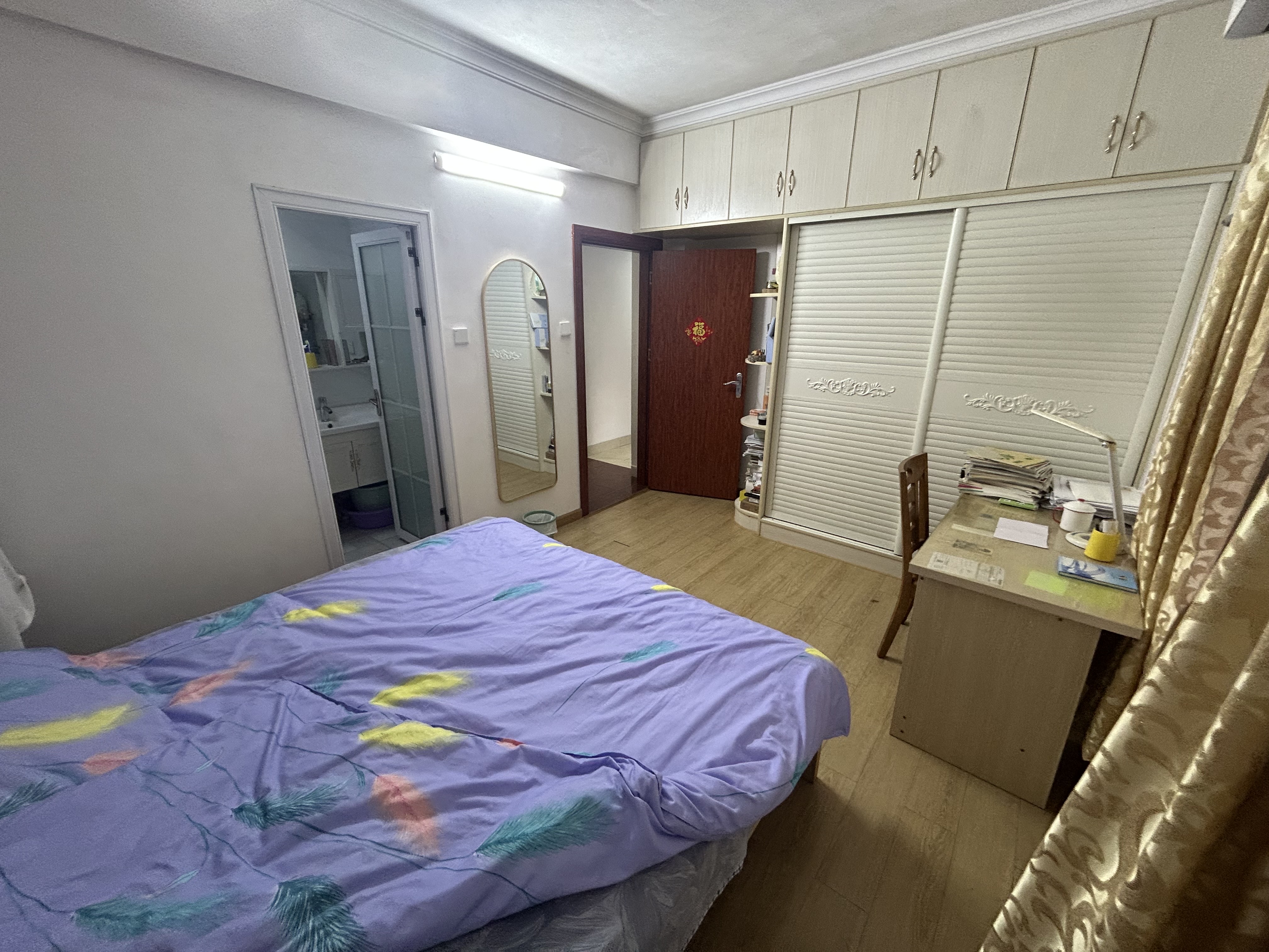 新安大厦  3室2厅2卫    95.0万卧室