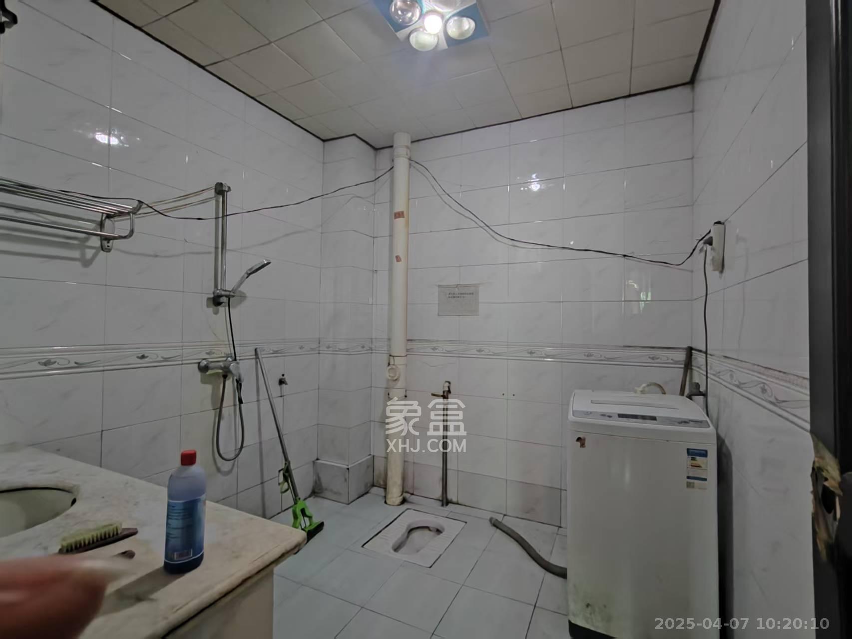 中南汽车世界 3室2厅1卫 1200.0元/月 中南汽车世界 3室2厅1卫 1200.0元/月室内图