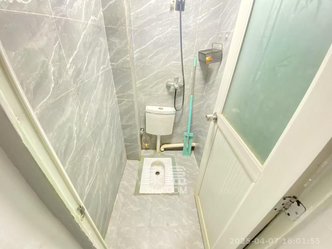 高正街税务局宿舍  2室1厅1卫   2200.00元/月室内图