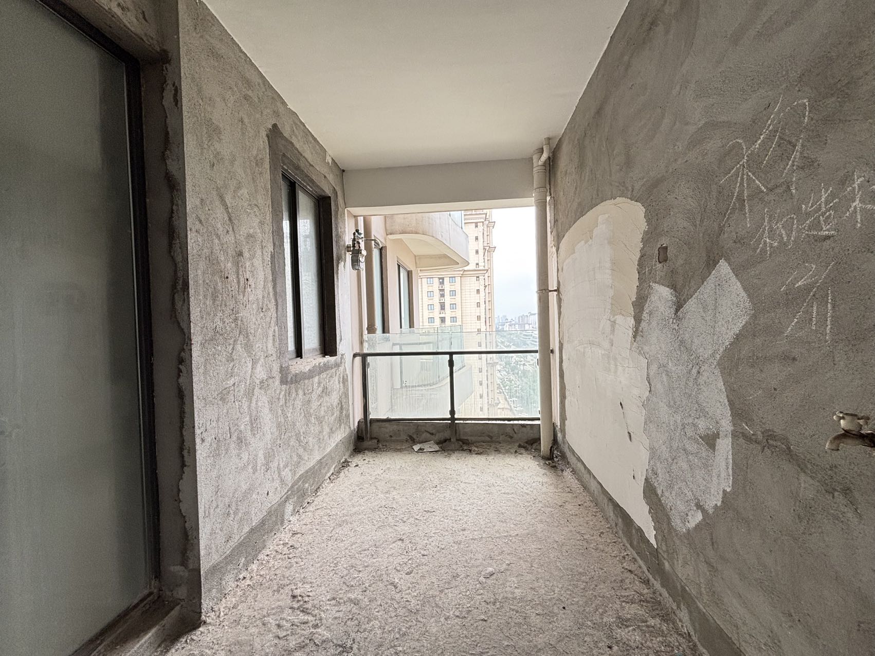 绿地海长流一期  3室2厅2卫    125.0万 绿地海长流一期  3室2厅2卫    125.0万室内图