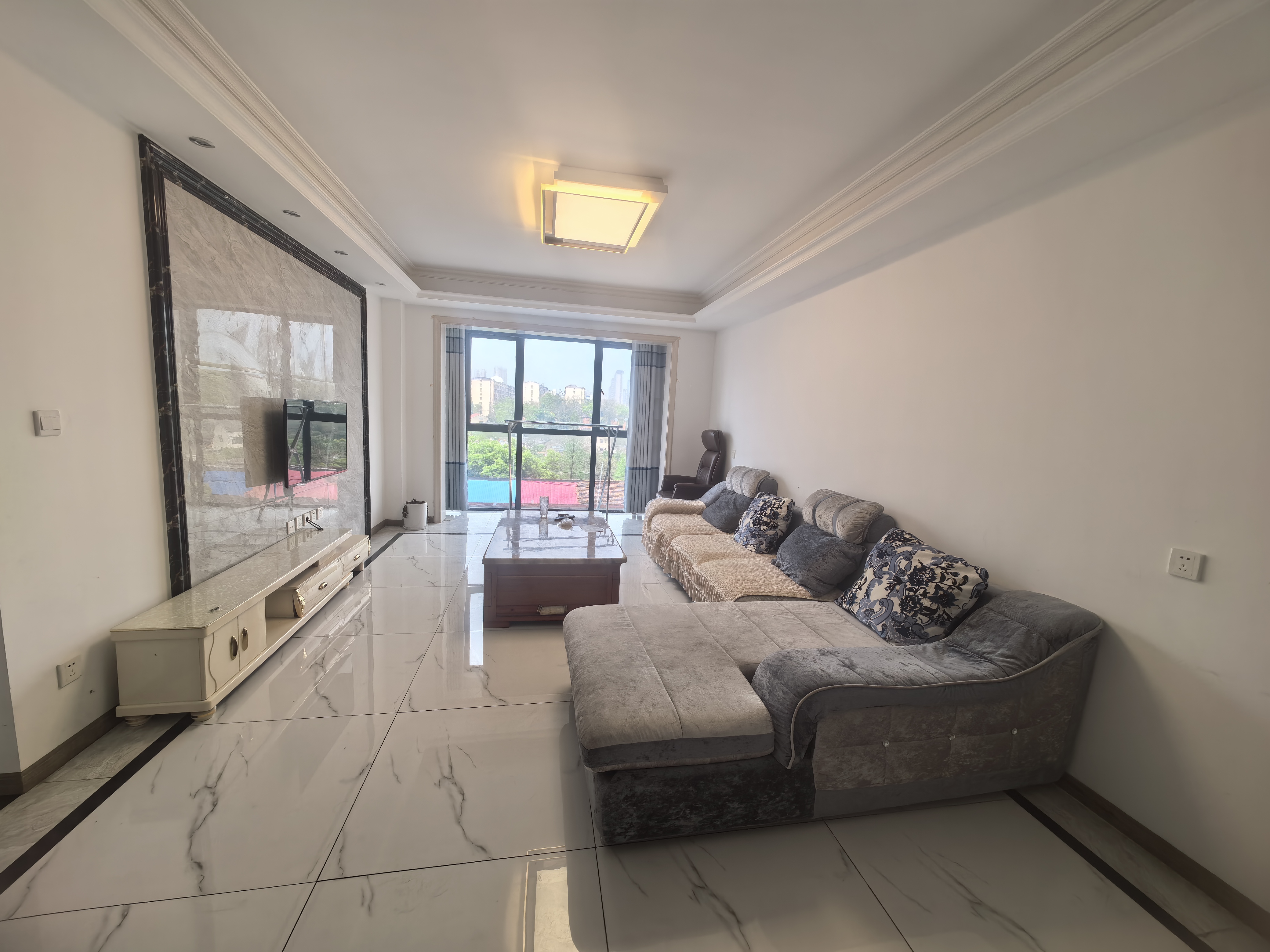 东方银座 3室2厅2卫 1600.0元/月 东方银座 3室2厅2卫 1600.0元/月室内图