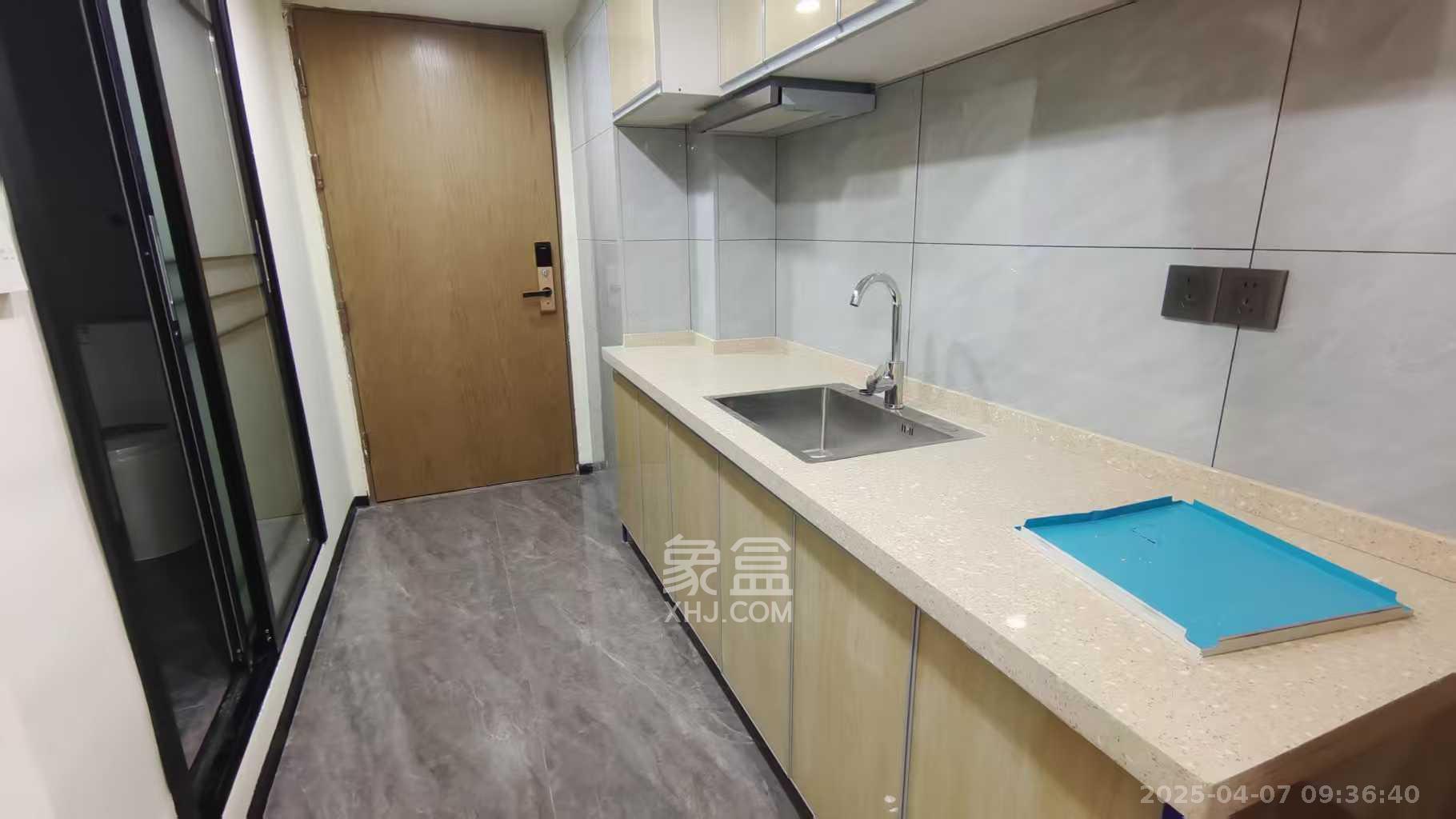 福晟翡翠湾  2室2厅1卫   2400.00元/月室内图