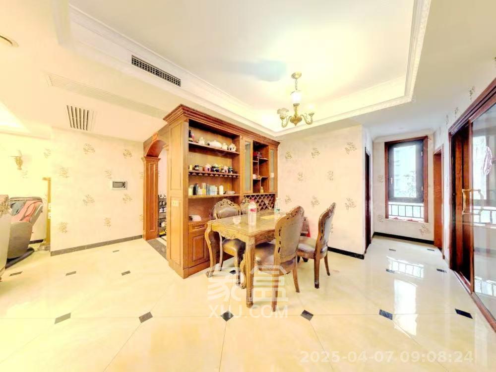 金科东方大院三四期 3室2厅2卫 3200.0元/月 金科东方大院三四期 3室2厅2卫 3200.0元/月室内图