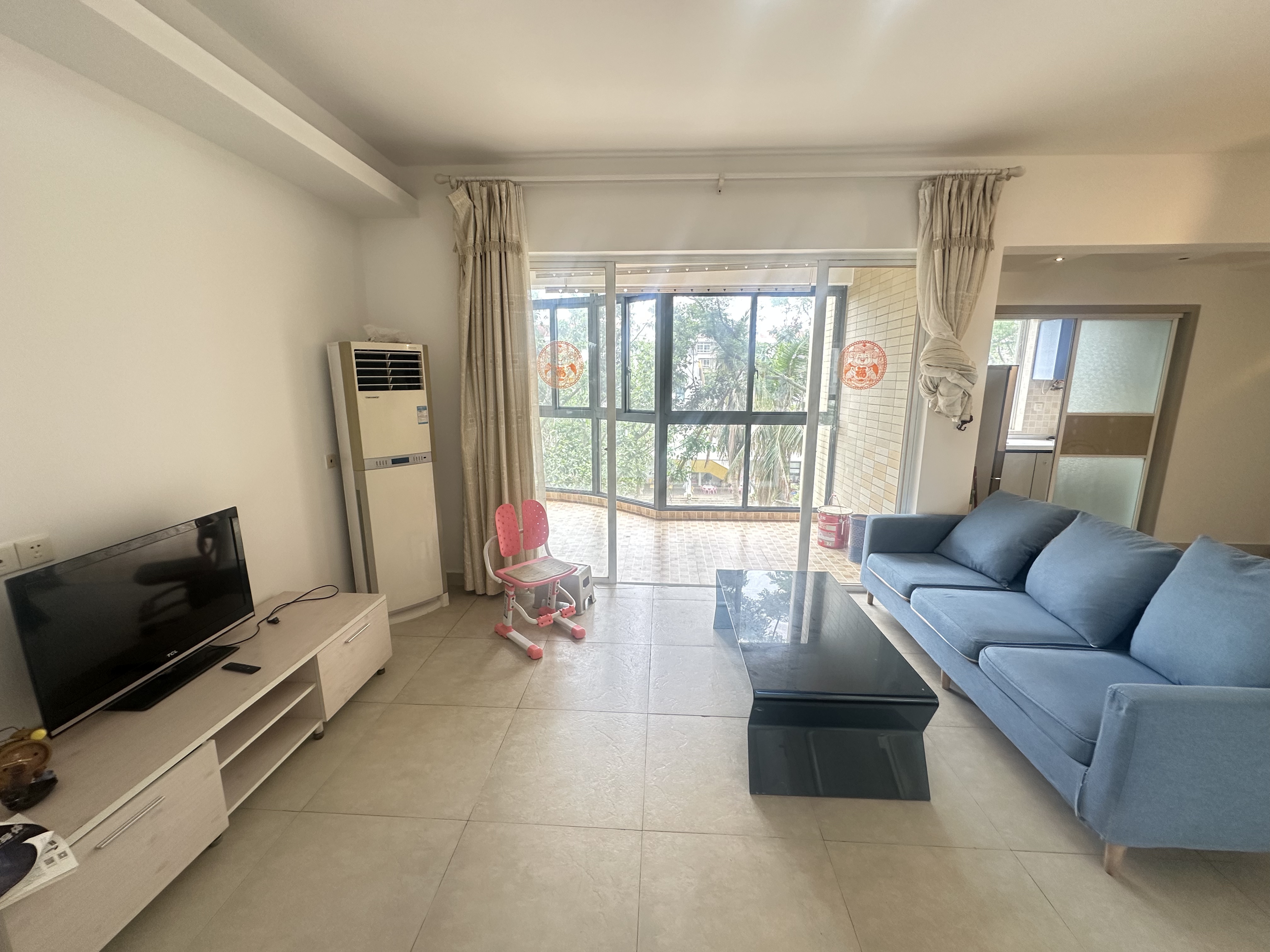 红泥月亮湾  2室2厅1卫    2500.0元/月 红泥月亮湾  2室2厅1卫    2500.0元/月