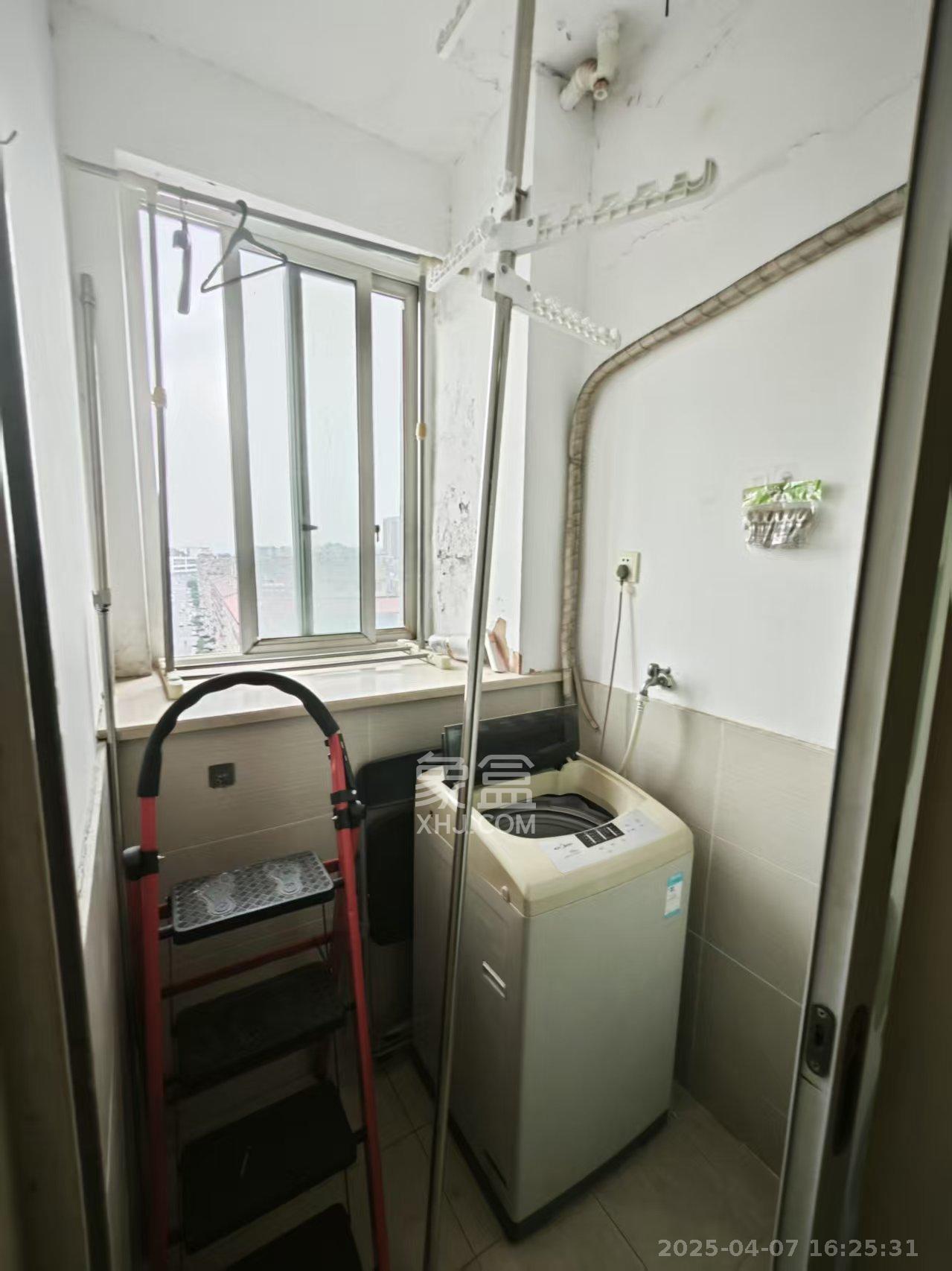 月亮湾草莓街区一、二期  1室1厅1卫   1100.00元/月室内图