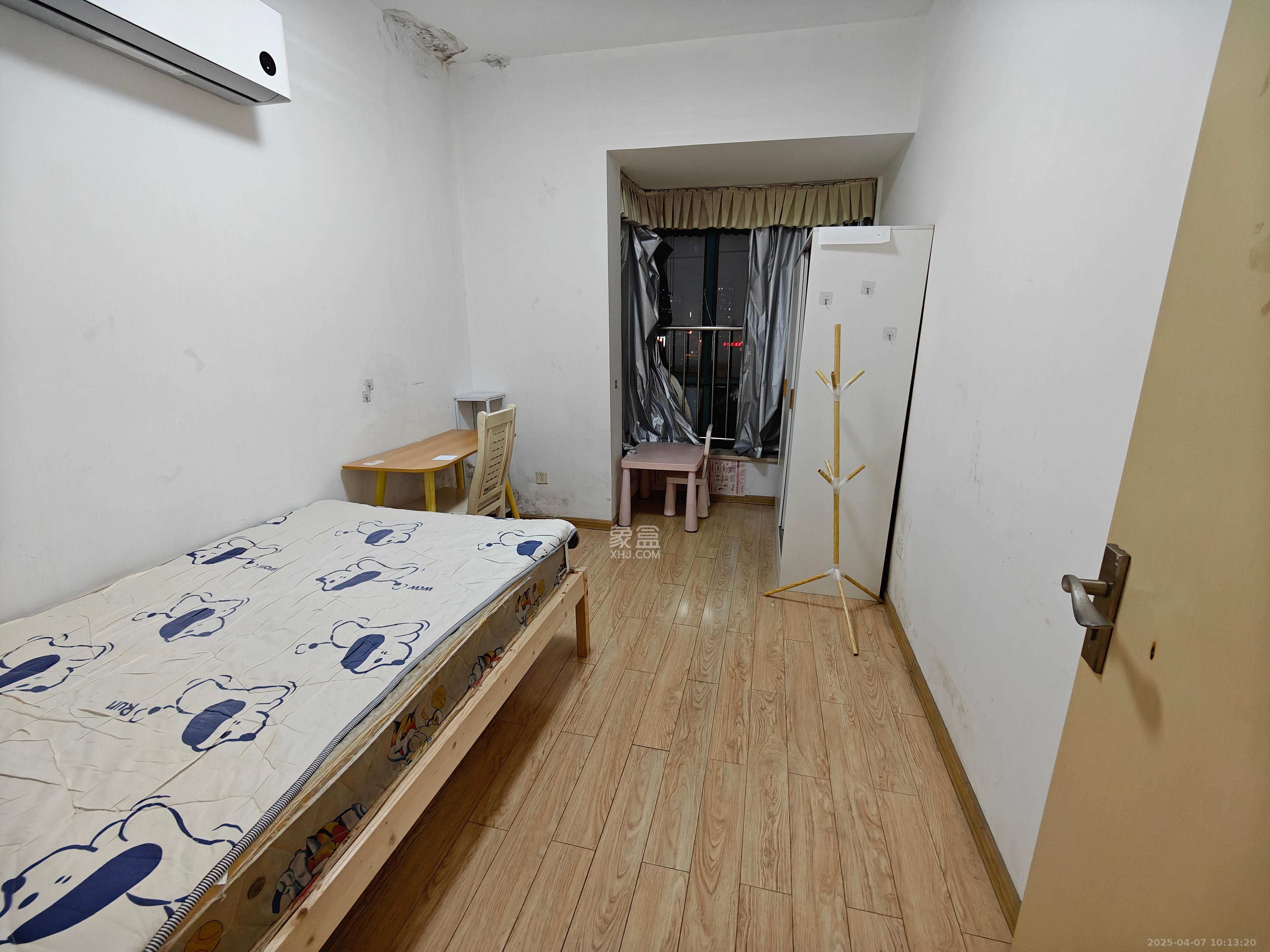 望兴景园一期 3室2厅1卫 2600.0元/月 望兴景园一期 3室2厅1卫 2600.0元/月室内图