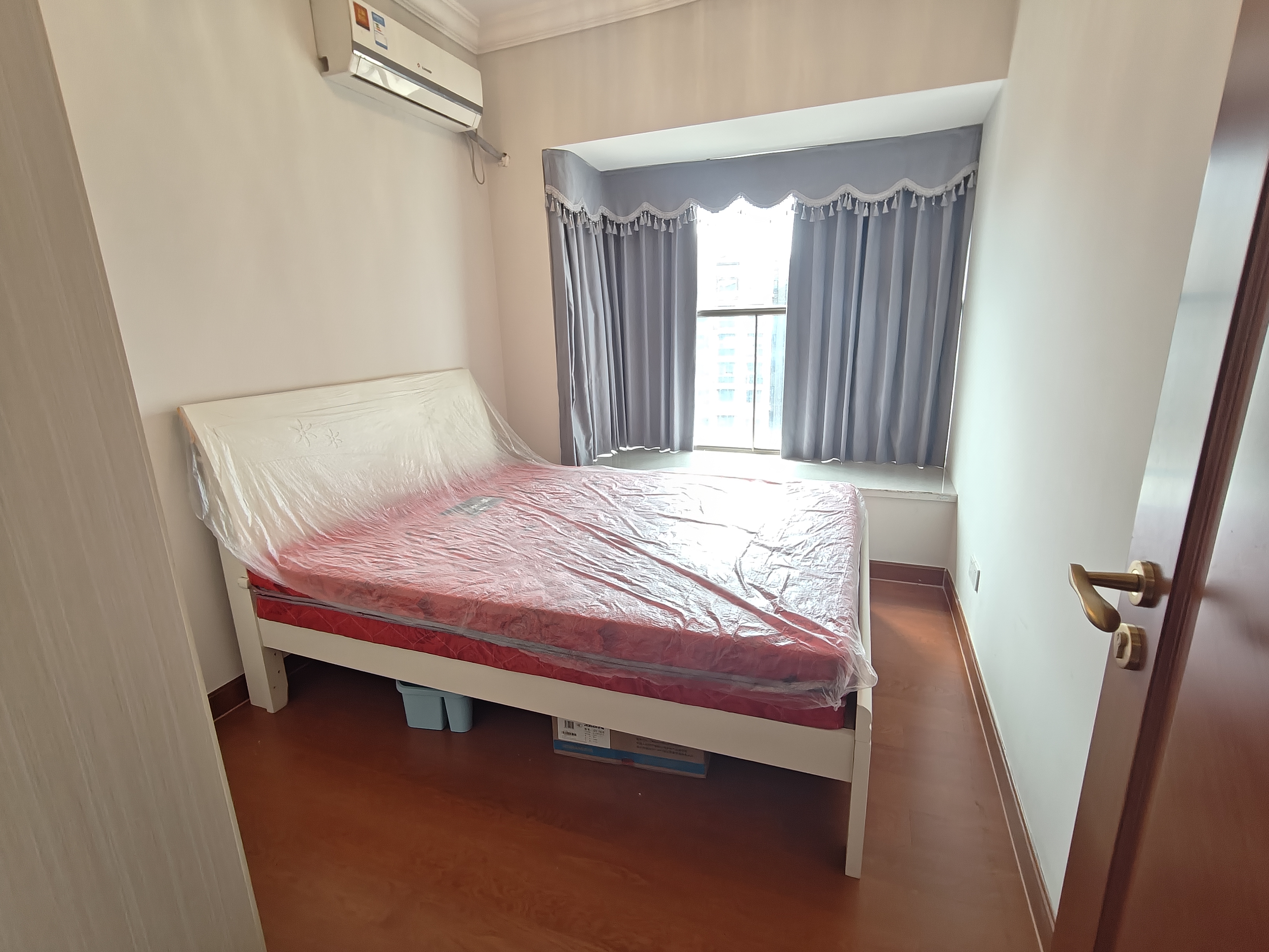 恒大华府 3室1厅1卫 1800.0元/月 恒大华府 3室1厅1卫 1800.0元/月室内图