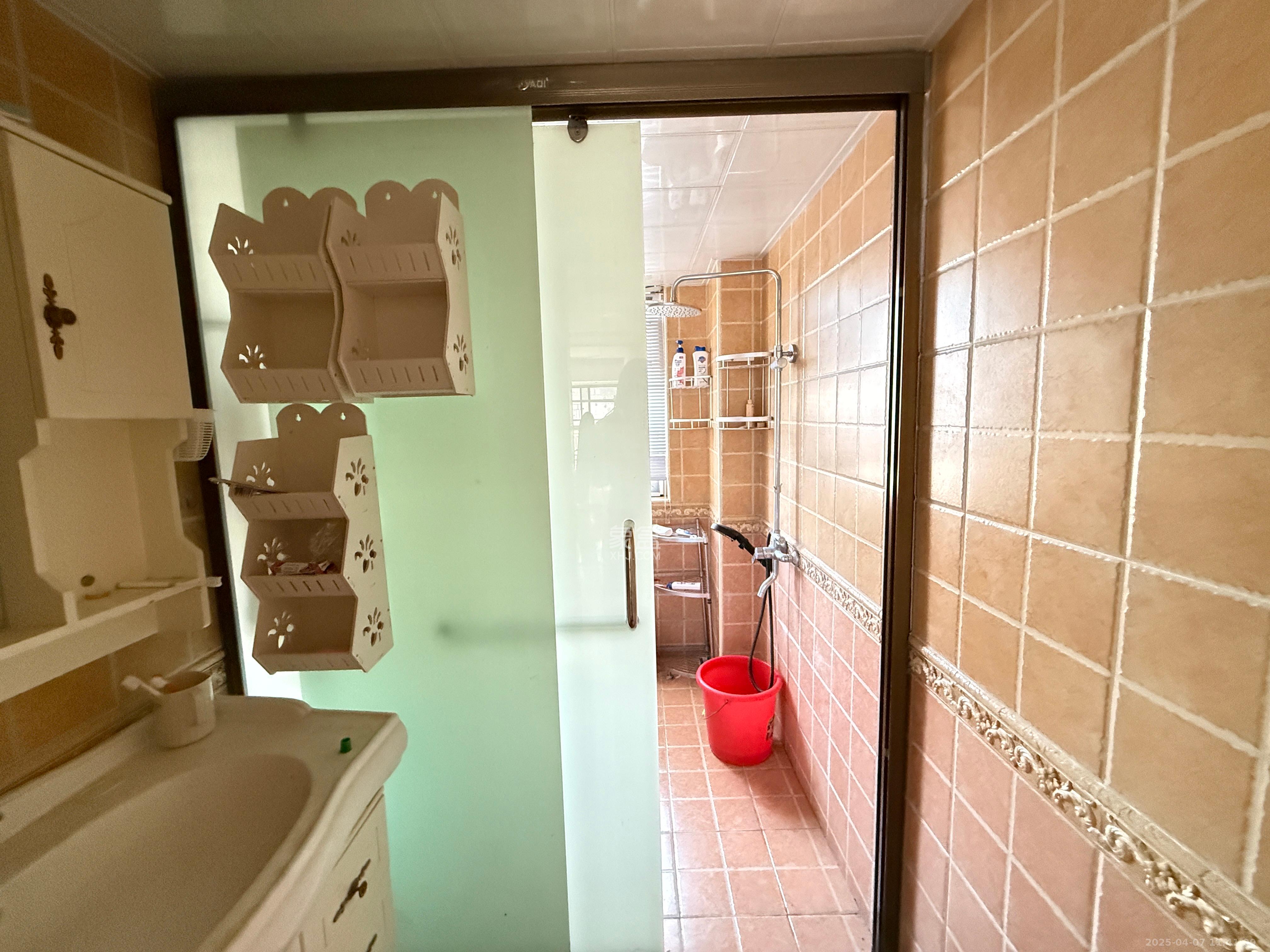 长城雅苑  3室2厅1卫    2800.0元/月 长城雅苑  3室2厅1卫    2800.0元/月