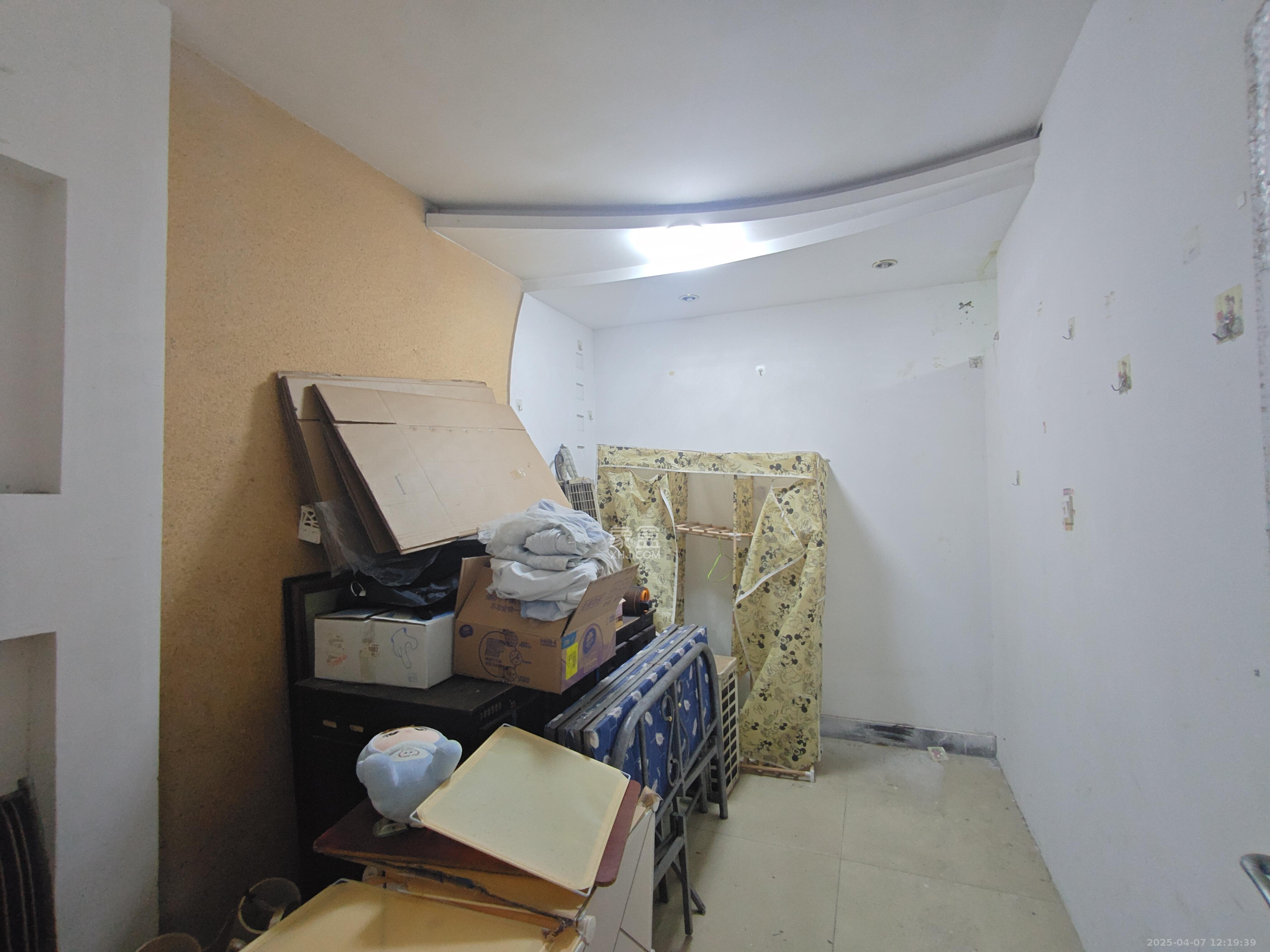 虹嘉花园(虹嘉园小区) 3室2厅2卫 2700.0元/月 虹嘉花园(虹嘉园小区) 3室2厅2卫 2700.0元/月室内图