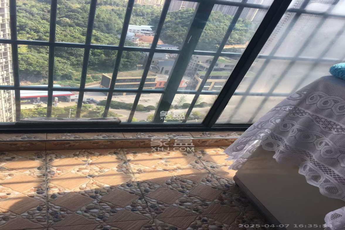 华美公寓(新猎鹰公寓)  2室2厅1卫    2200.0元/月 华美公寓(新猎鹰公寓)  2室2厅1卫    2200.0元/月室内图