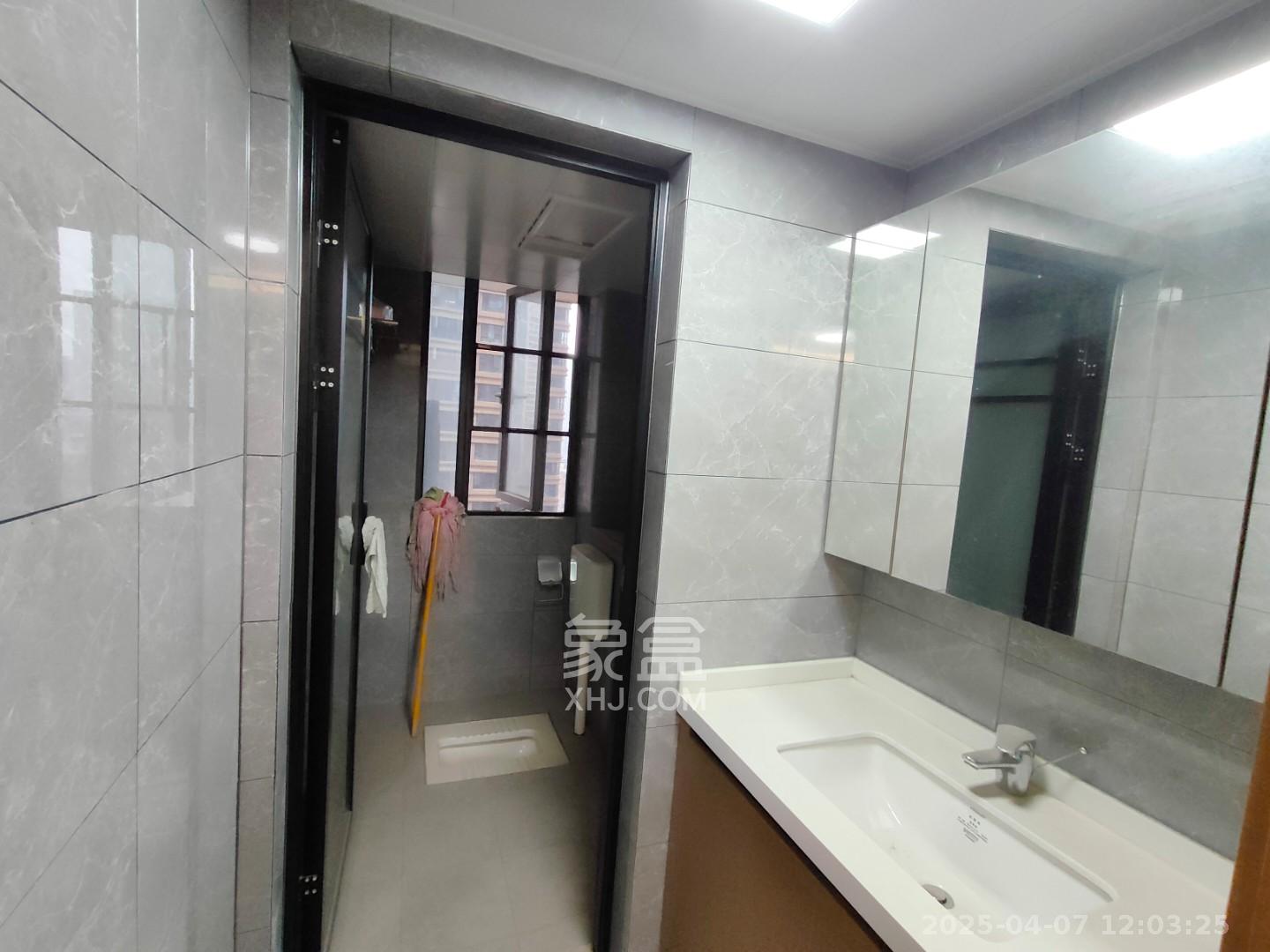 润和美郡(润和紫郡五期) 4室2厅2卫 2600.0元/月 润和美郡(润和紫郡五期) 4室2厅2卫 2600.0元/月室内图