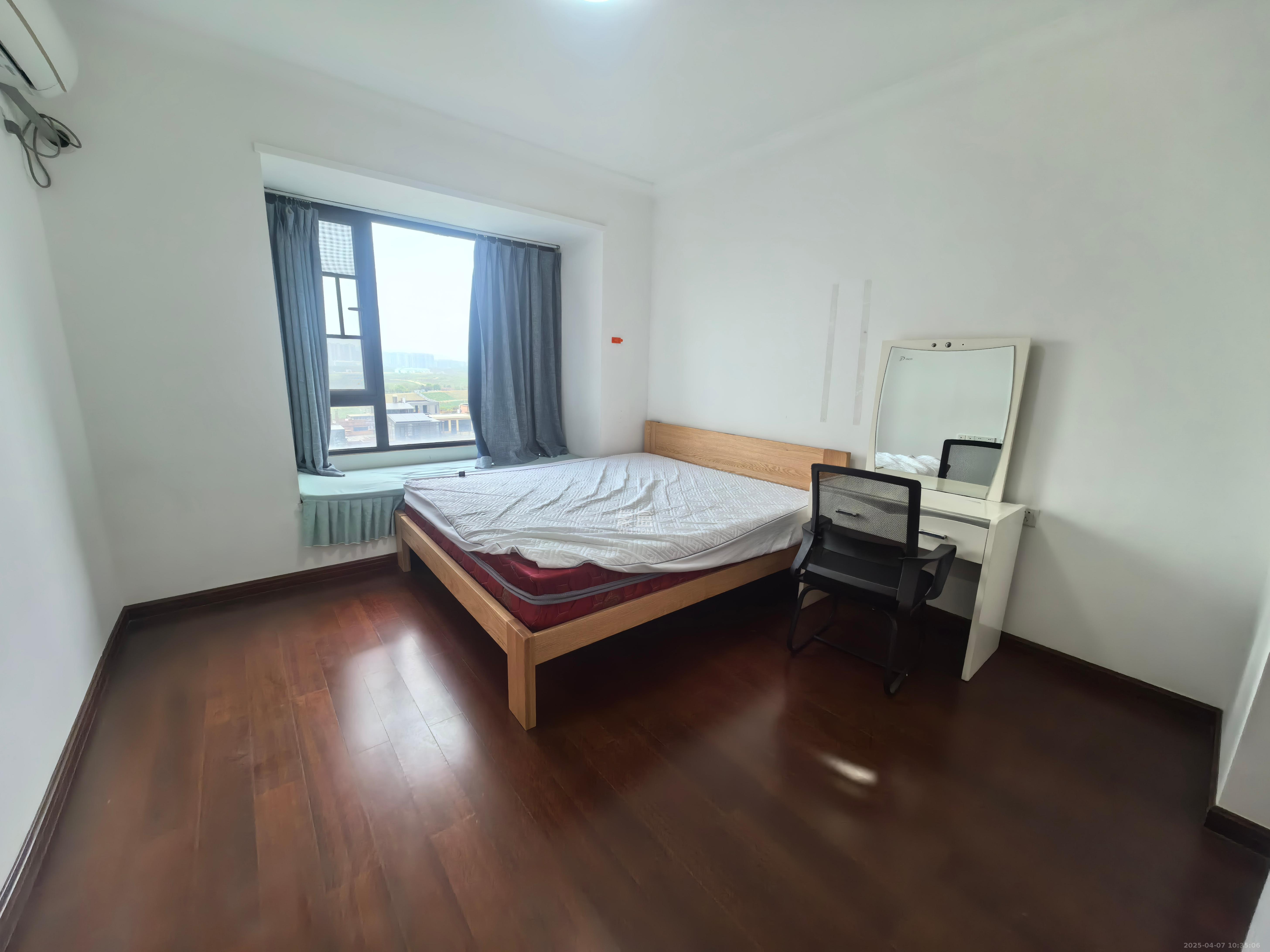 中海国际五期 3室2厅2卫 2500.0元/月 中海国际五期 3室2厅2卫 2500.0元/月室内图