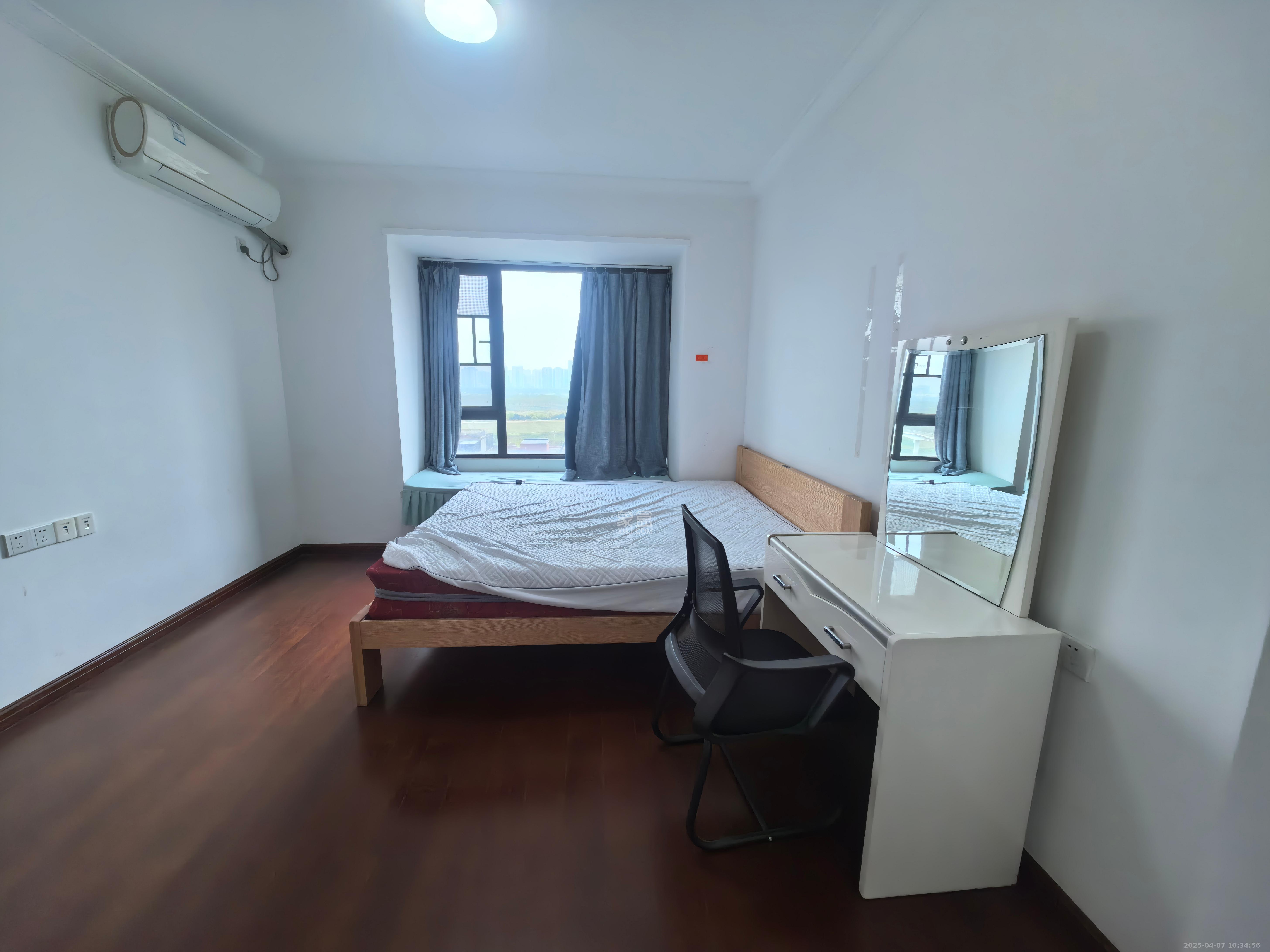 中海国际五期 3室2厅2卫 2500.0元/月 中海国际五期 3室2厅2卫 2500.0元/月室内图