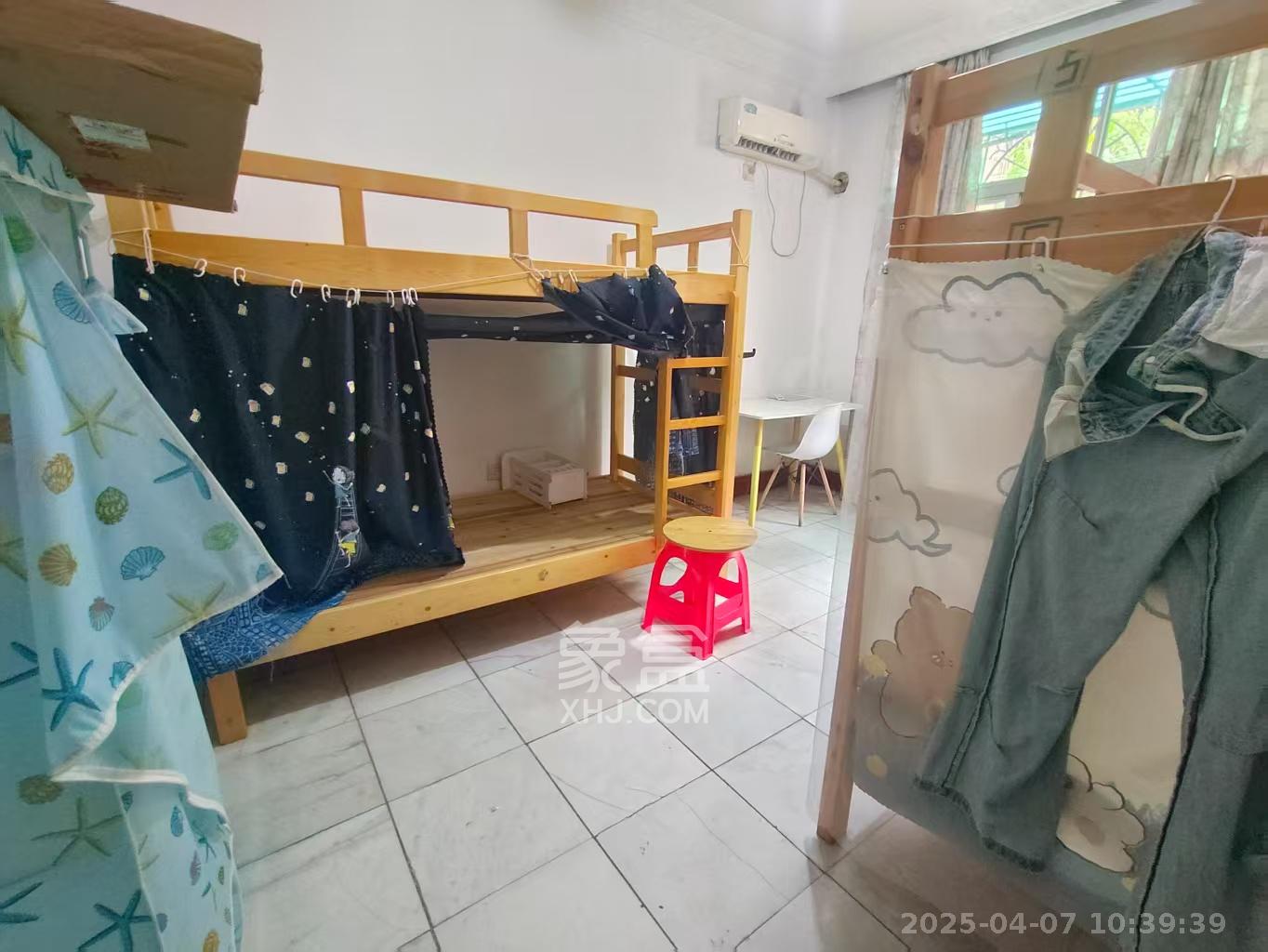 厚生里 4室1厅1卫 1500.0元/月 厚生里 4室1厅1卫 1500.0元/月室内图