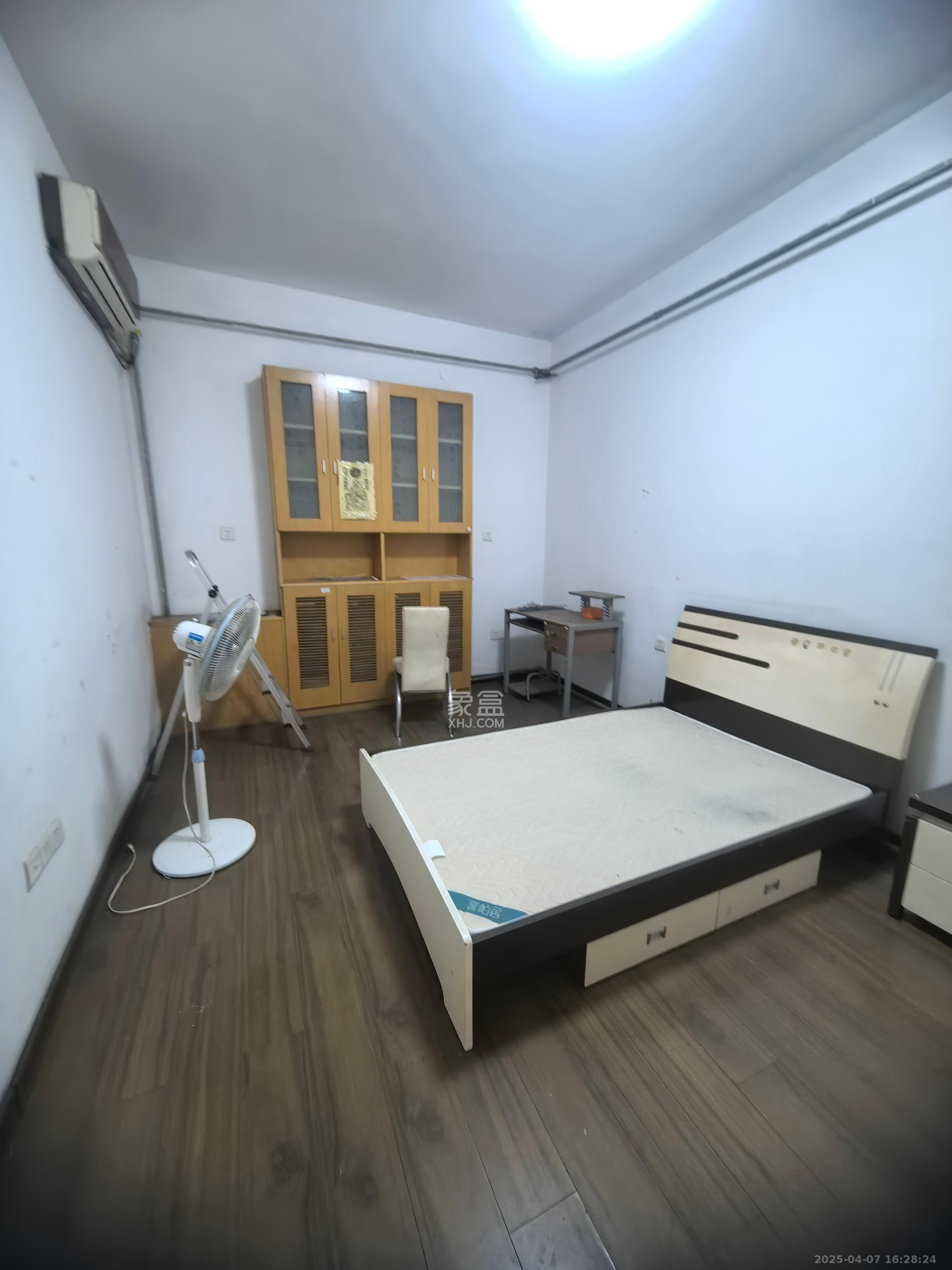 省政府机关二院 2室2厅1卫 2600.0元/月 省政府机关二院 2室2厅1卫 2600.0元/月室内图