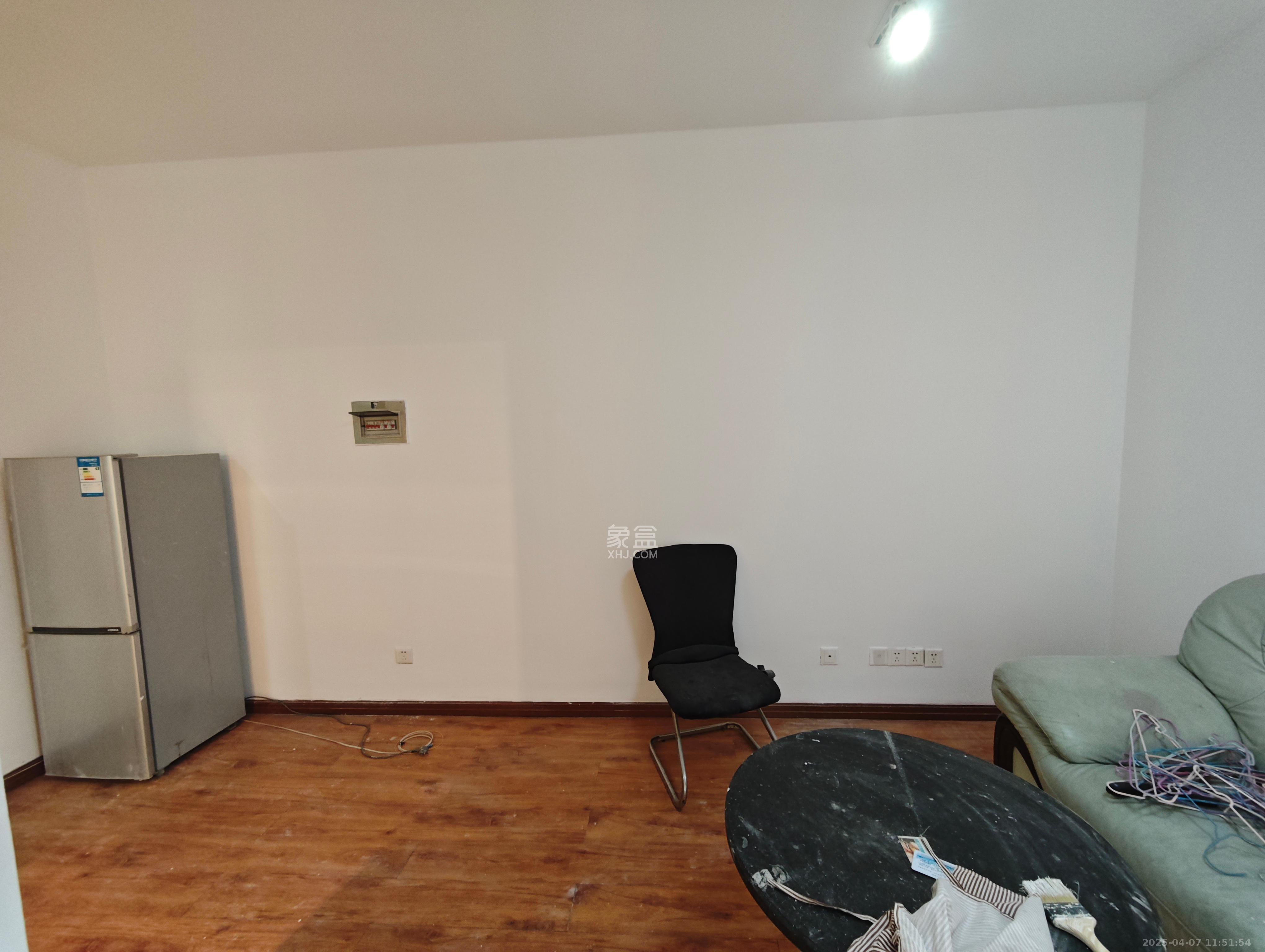 金领家族 1室1厅1卫 1400.0元/月 金领家族 1室1厅1卫 1400.0元/月室内图