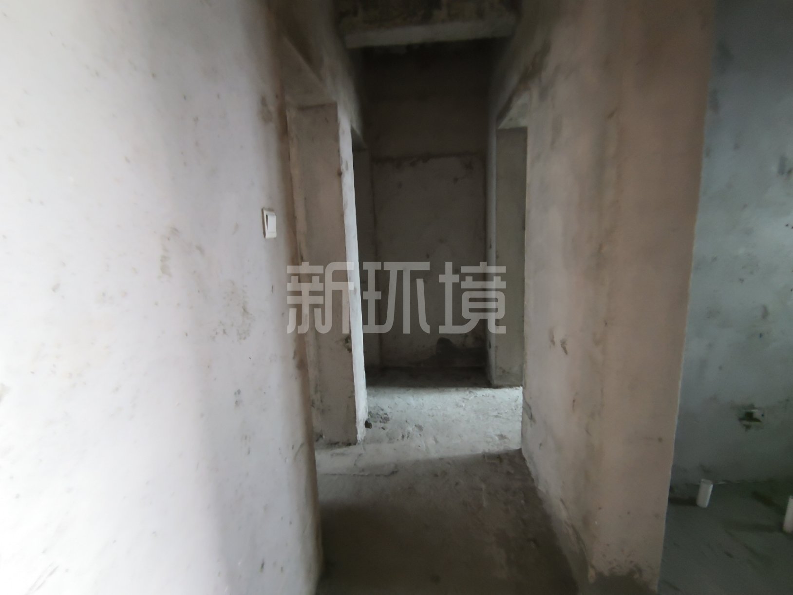 东方明珠  3室2厅2卫    60.0万客厅