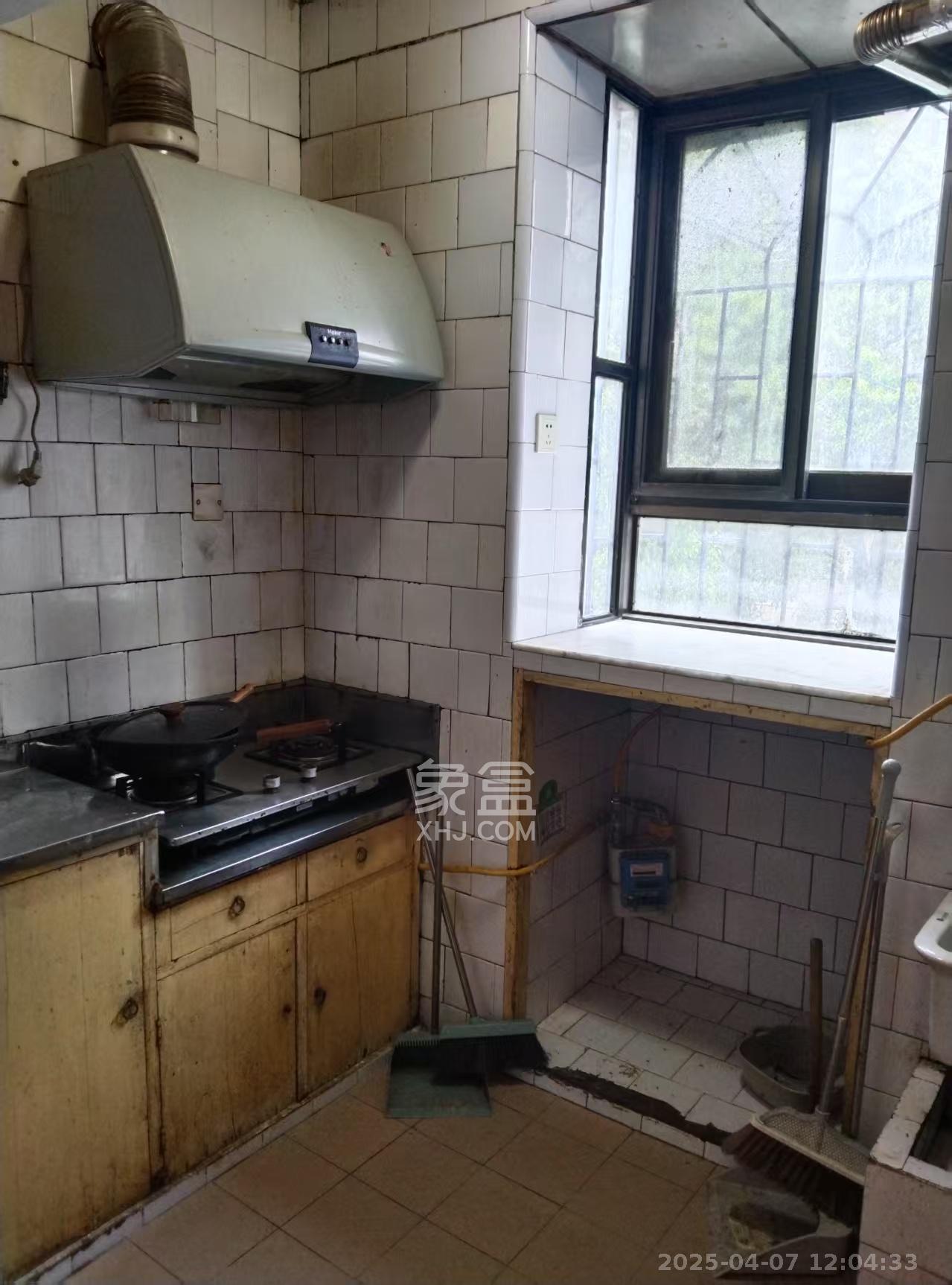 省建材机械厂宿舍  3室2厅1卫   1600.00元/月室内图