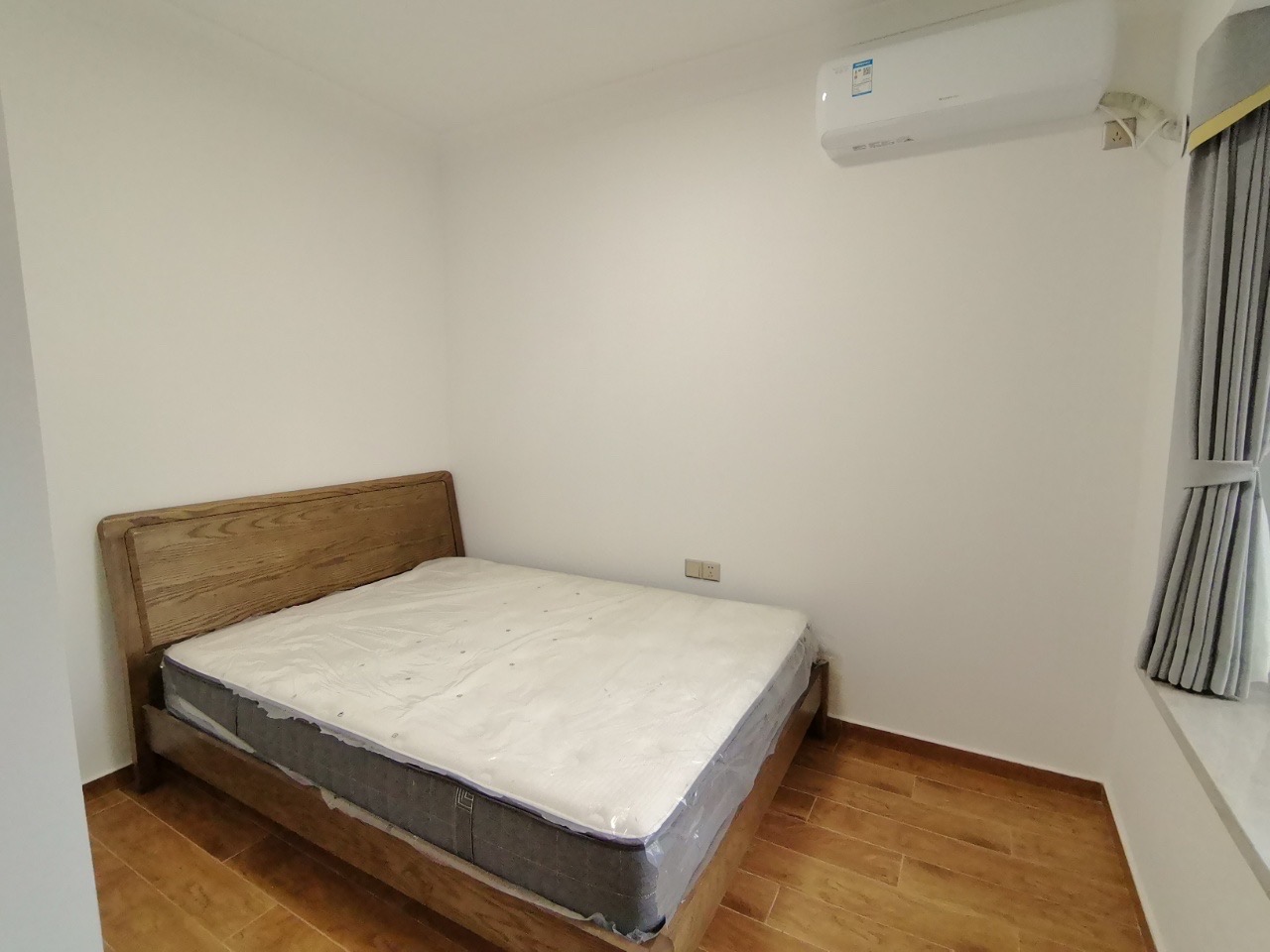 星华海岸城三期 3室2厅2卫 172.0万 星华海岸城三期 3室2厅2卫 172.0万客厅