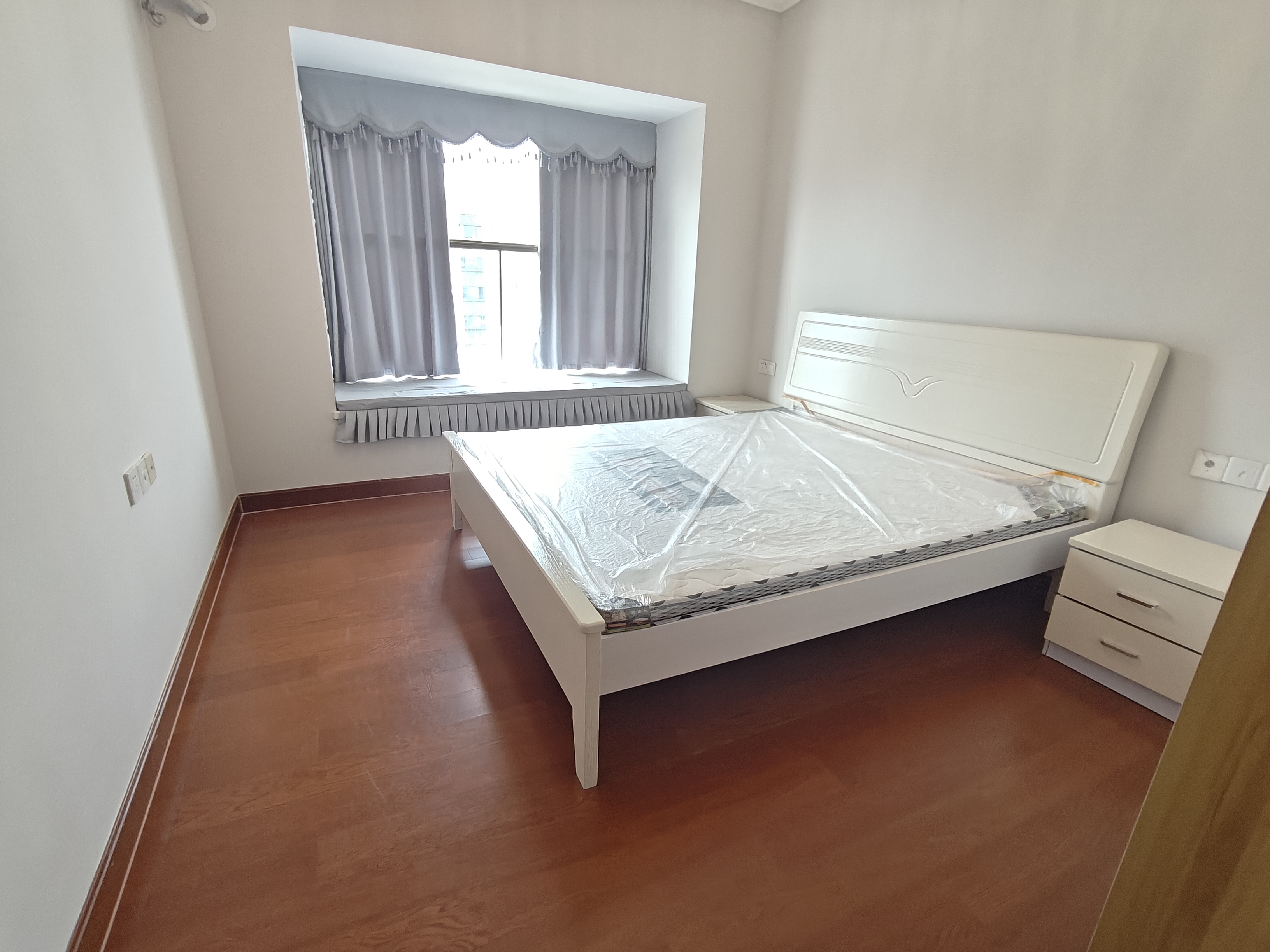 恒大华府 3室1厅1卫 1800.0元/月 恒大华府 3室1厅1卫 1800.0元/月室内图