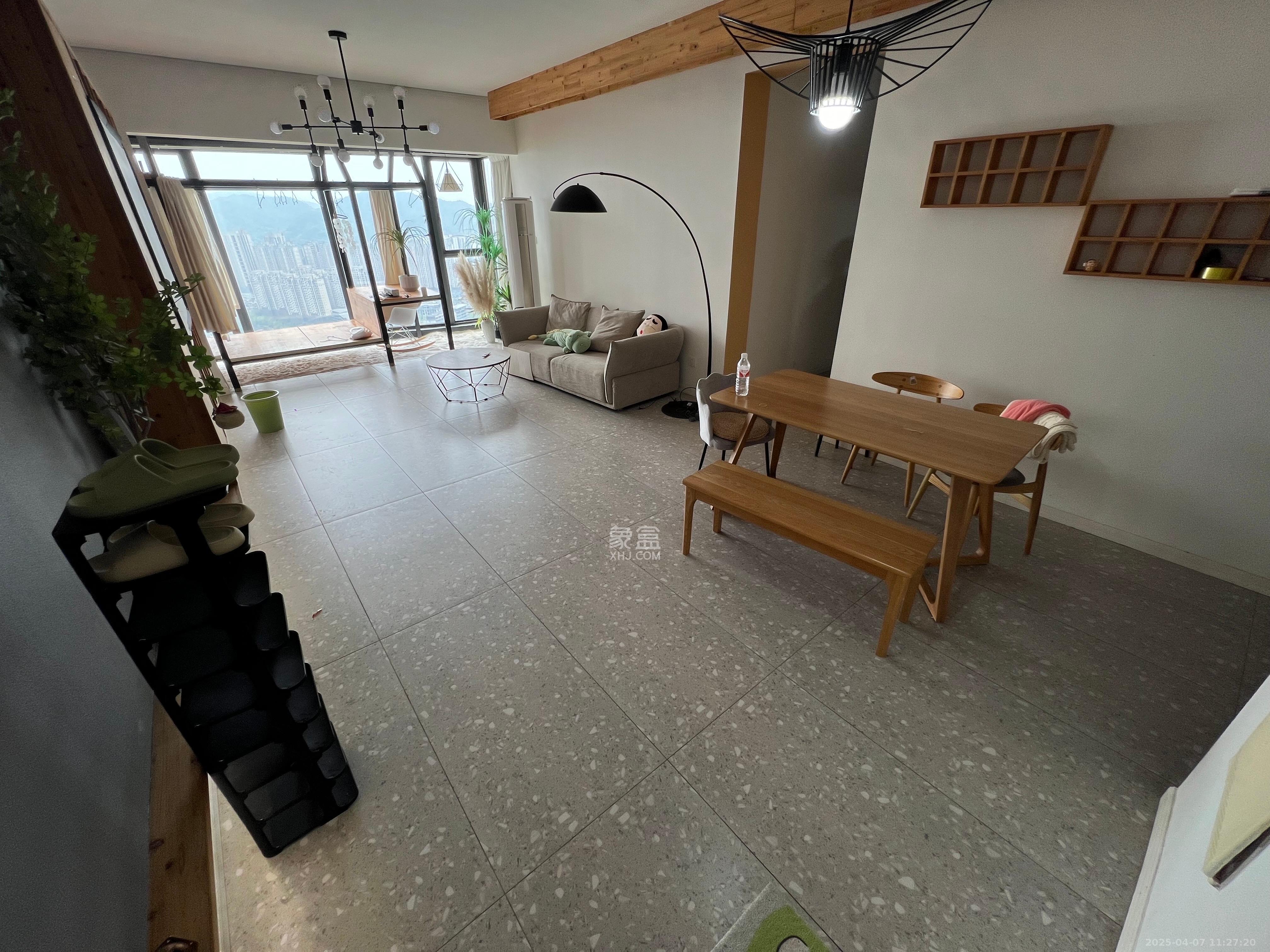 天祥水晶湾 4室2厅2卫 5500.0元/月 天祥水晶湾 4室2厅2卫 5500.0元/月室内图