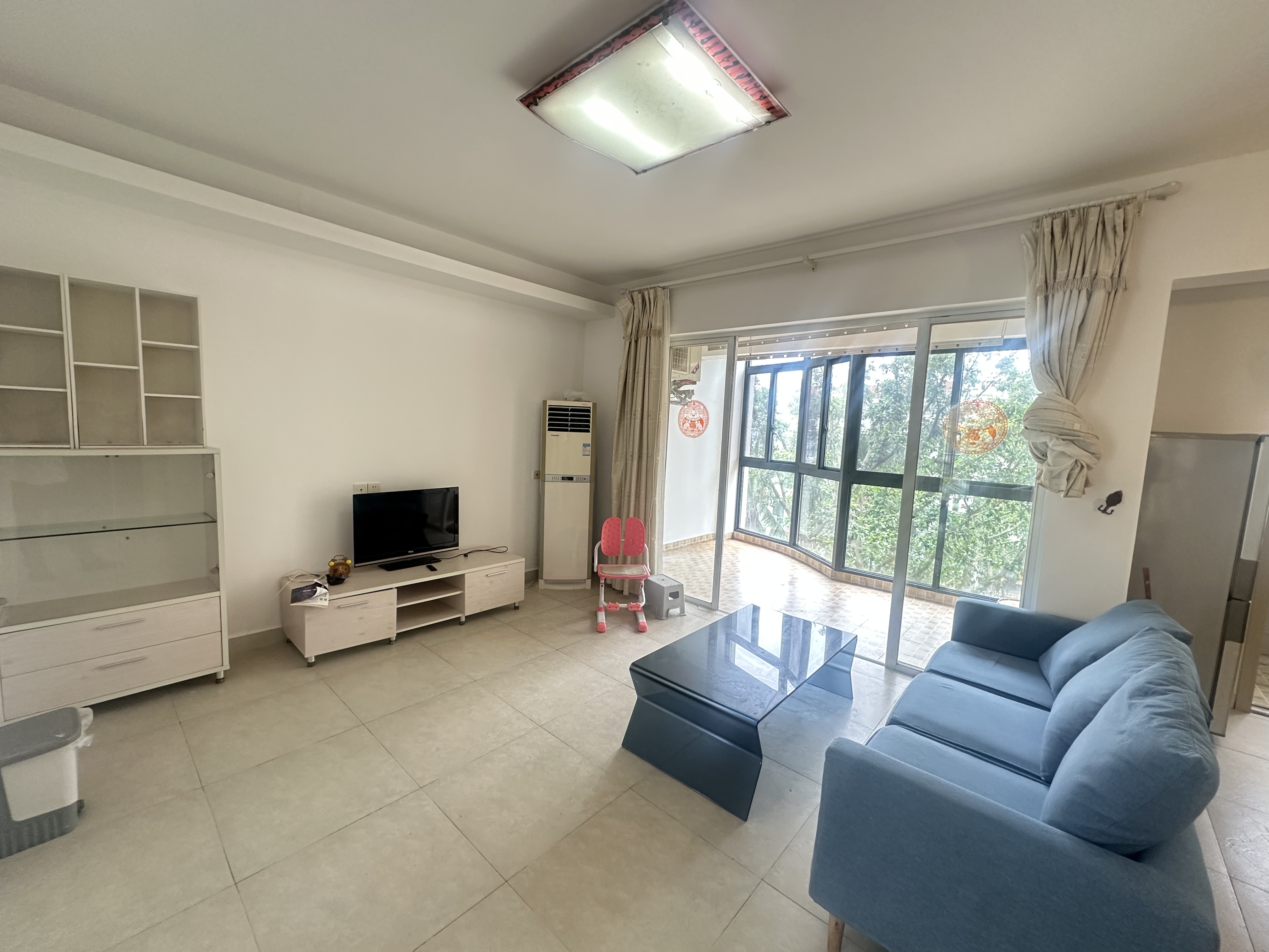 红泥月亮湾  2室2厅1卫    2500.0元/月 红泥月亮湾  2室2厅1卫    2500.0元/月室内图