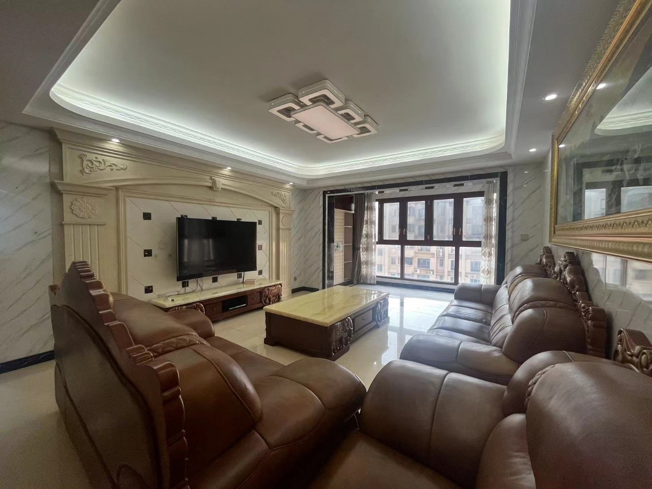 碧桂园 4室2厅3卫 3000.0元/月 碧桂园 4室2厅3卫 3000.0元/月室内图