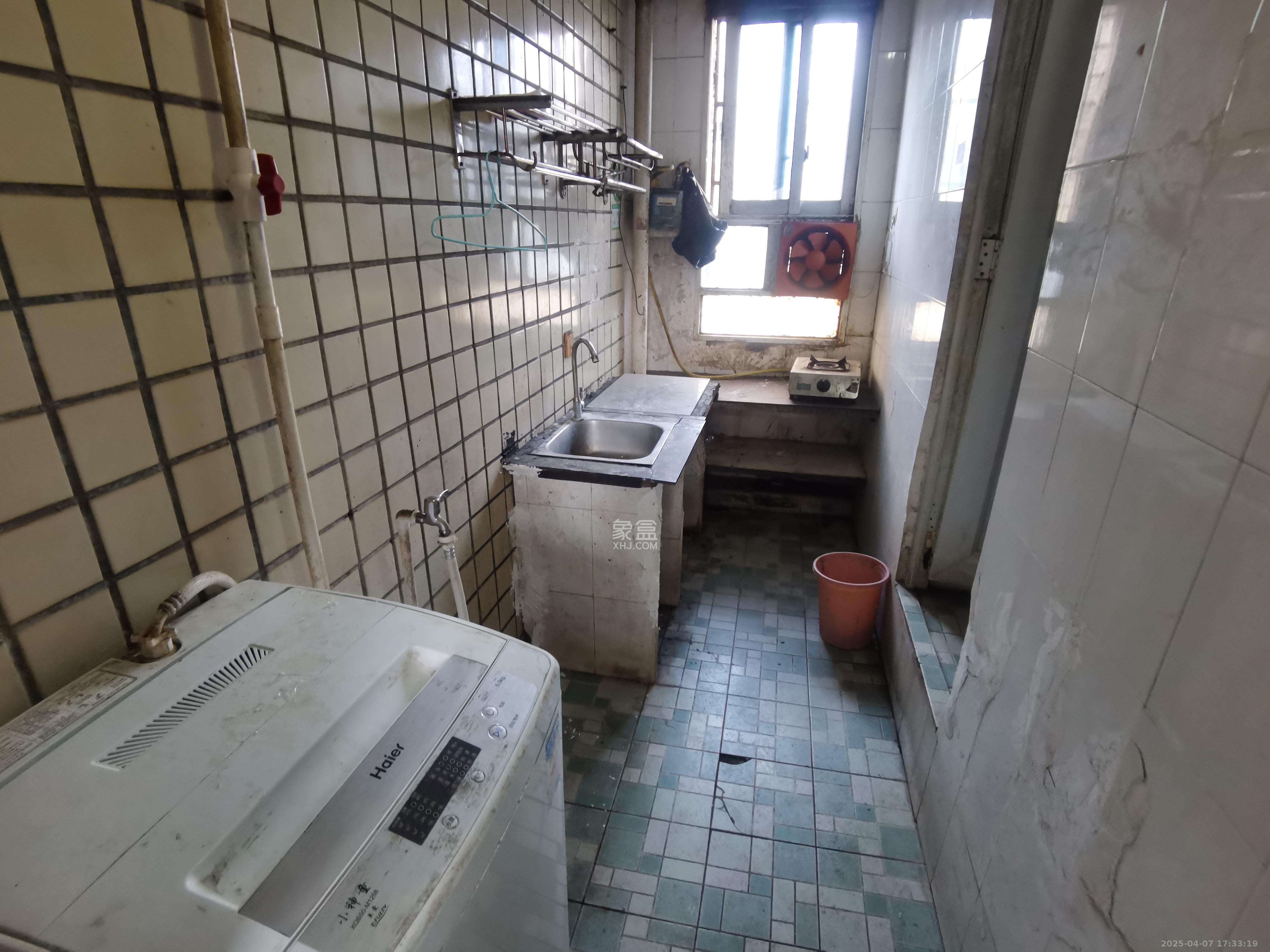 马王堆陶瓷城新合区  1室0厅0卫   700.00元/月