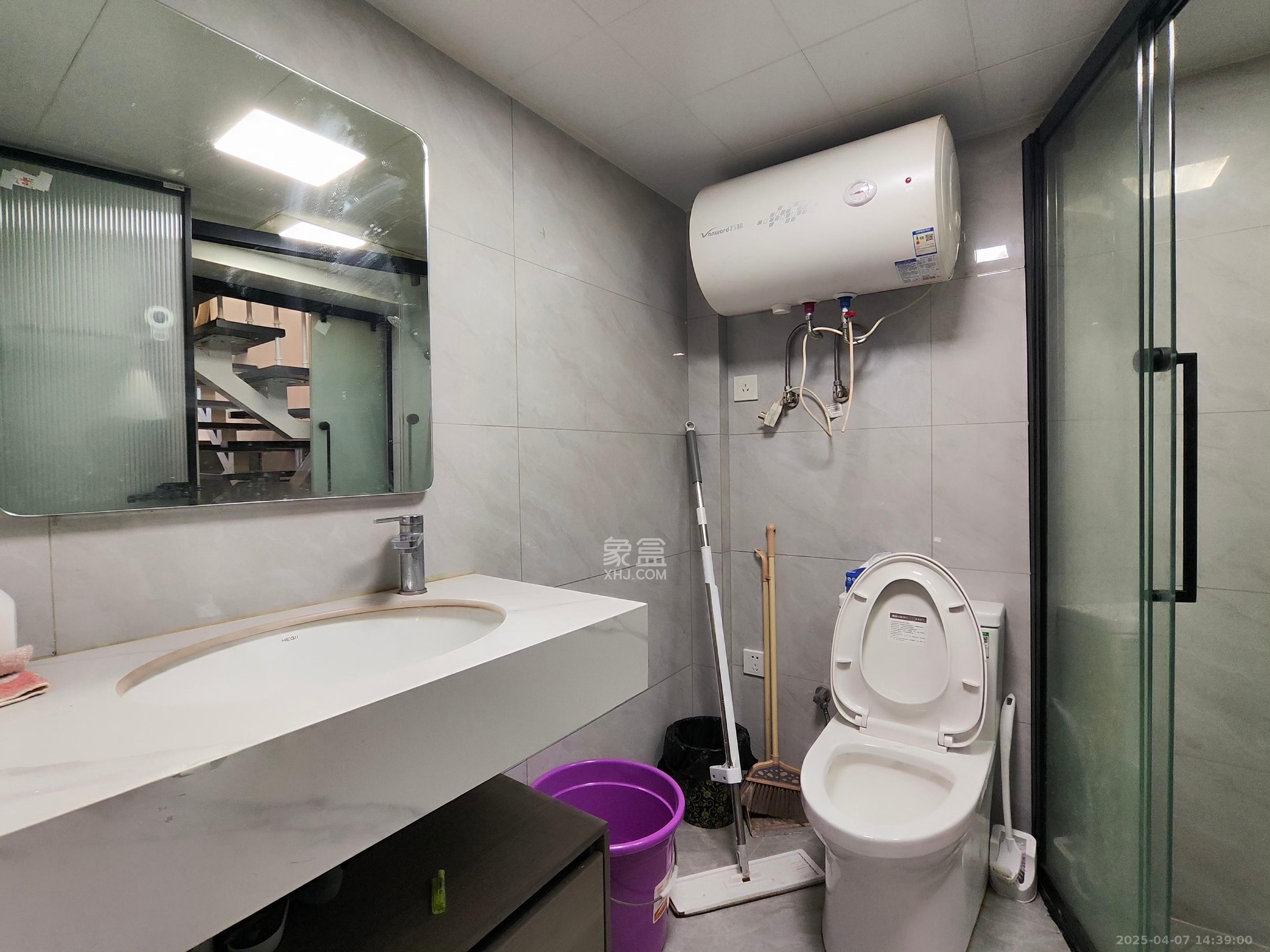 太阳城 2室2厅1卫 1900.0元/月 太阳城 2室2厅1卫 1900.0元/月室内图