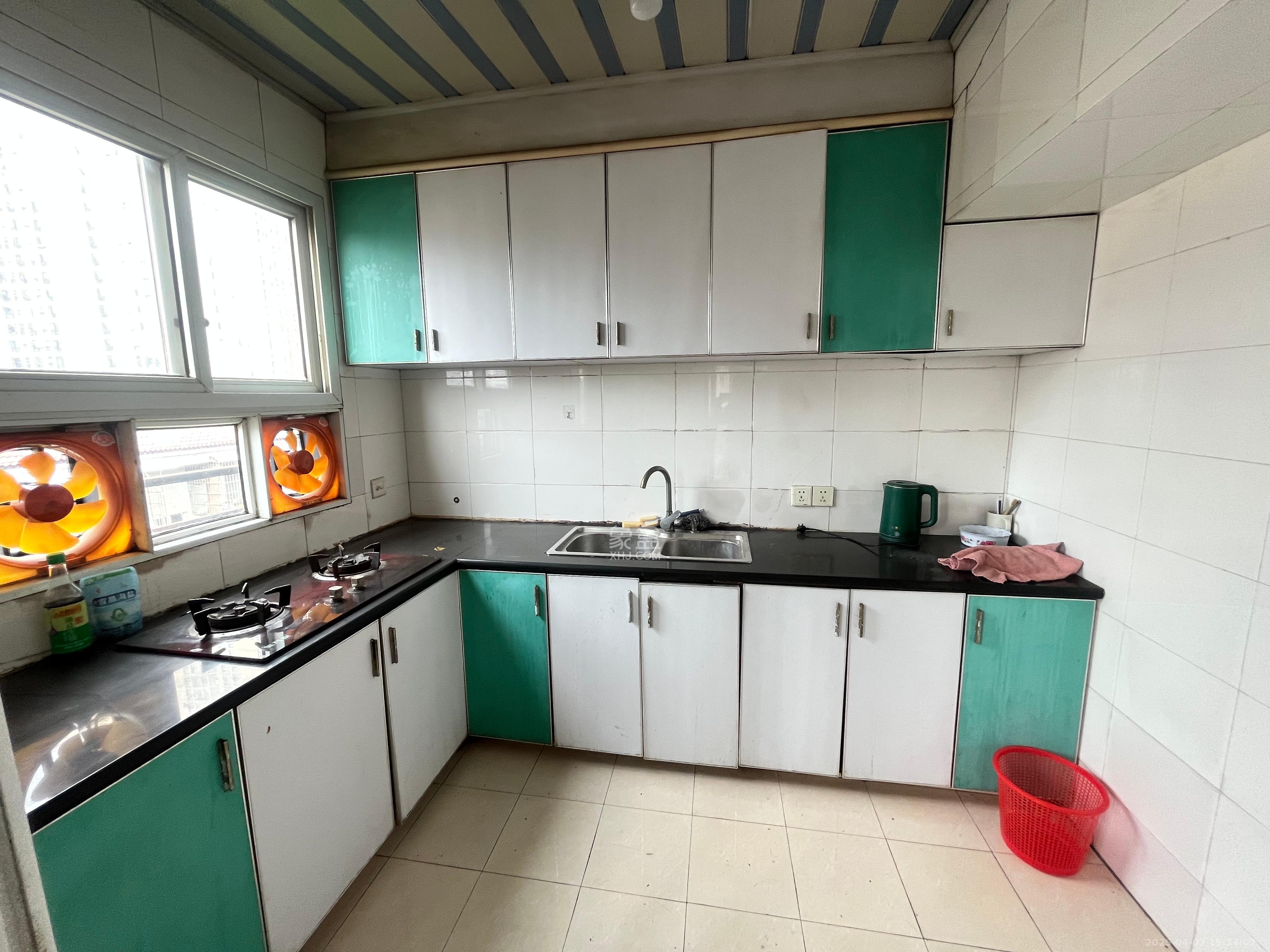 新桥小区 3室2厅1卫 1200.0元/月 新桥小区 3室2厅1卫 1200.0元/月室内图