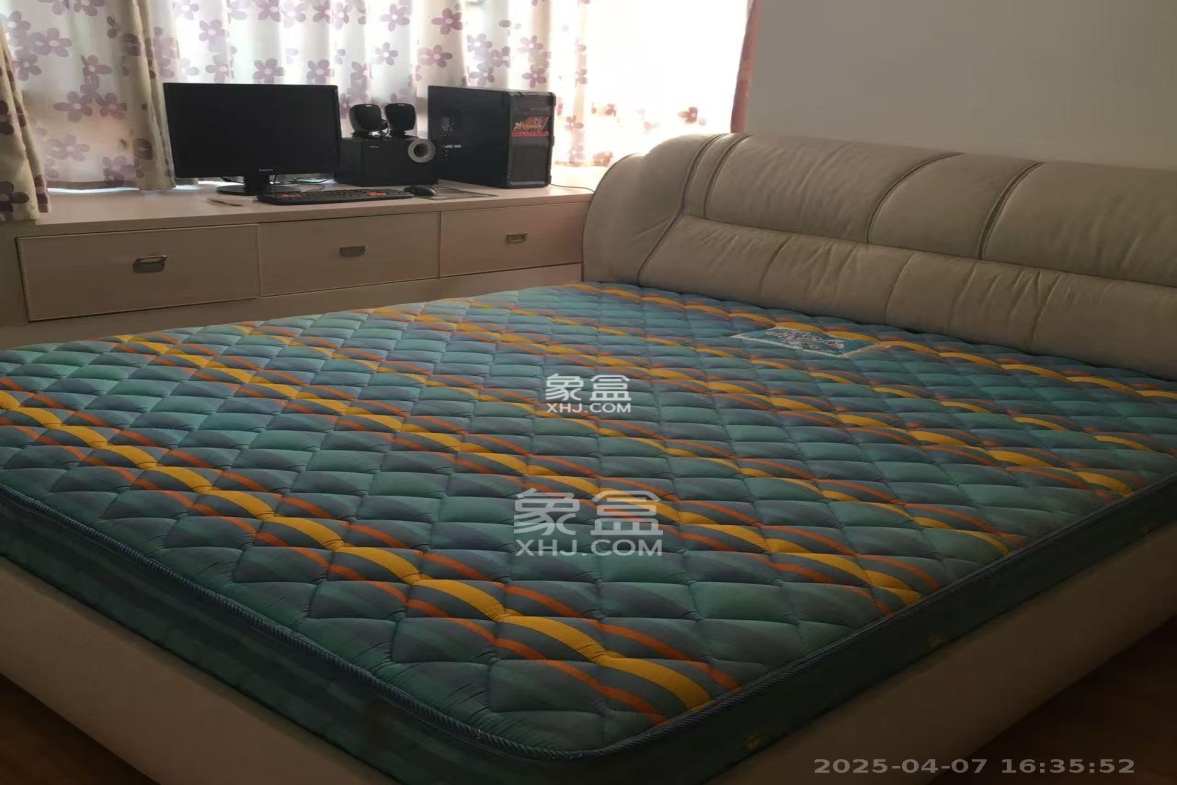 华美公寓(新猎鹰公寓)  2室2厅1卫    2200.0元/月 华美公寓(新猎鹰公寓)  2室2厅1卫    2200.0元/月室内图