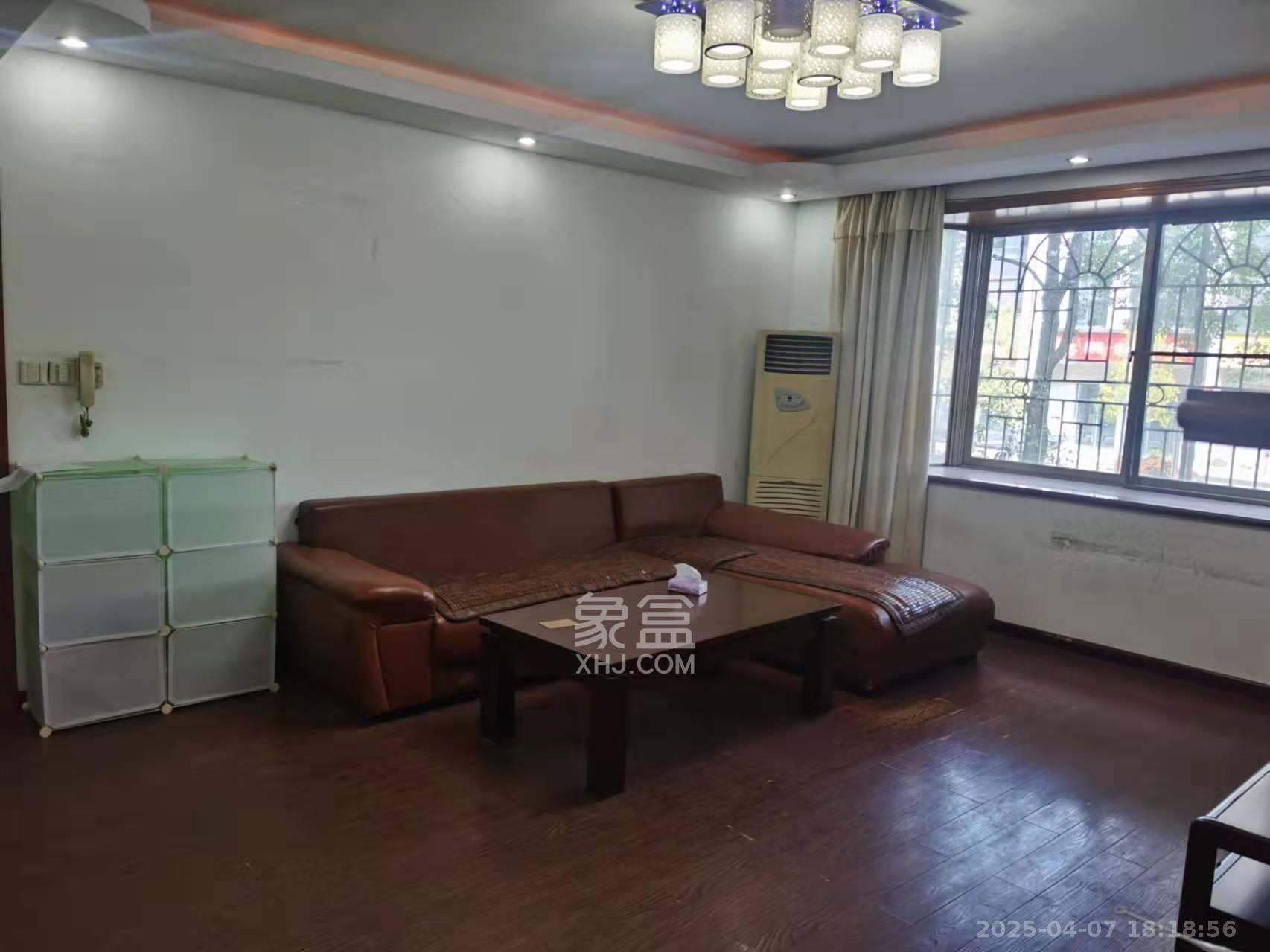 东南明苑 3室2厅2卫 2000.0元/月 东南明苑 3室2厅2卫 2000.0元/月室内图